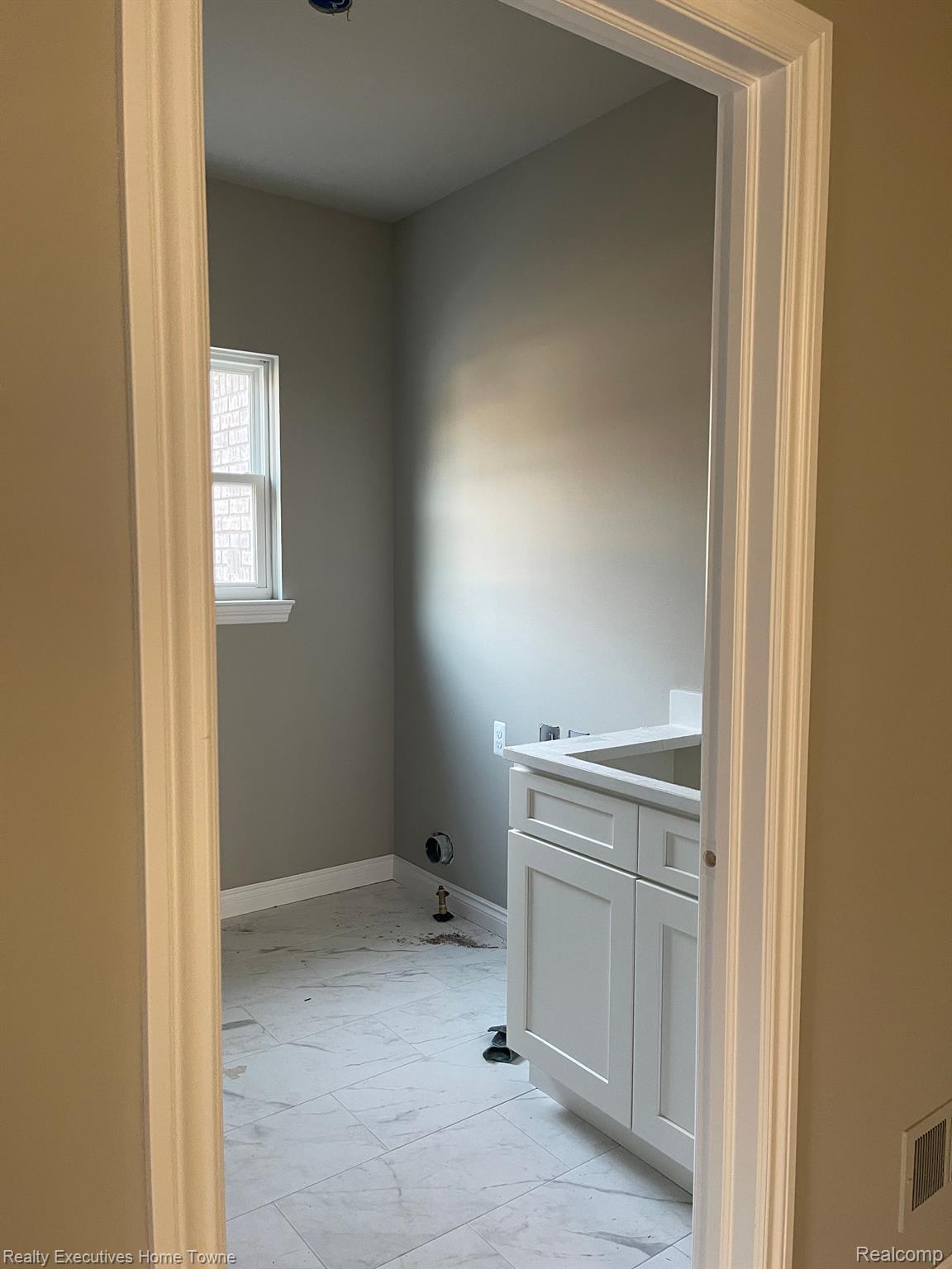 35029 Cygnet Circle Property Photo 8