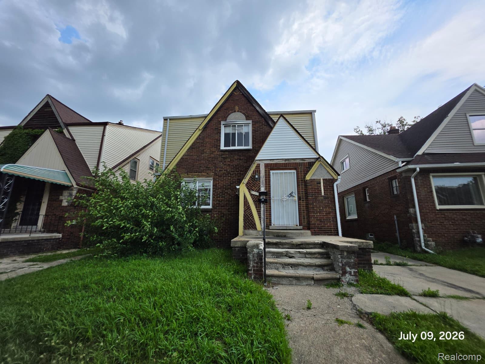 15730 Ohio Street Property Photo 1