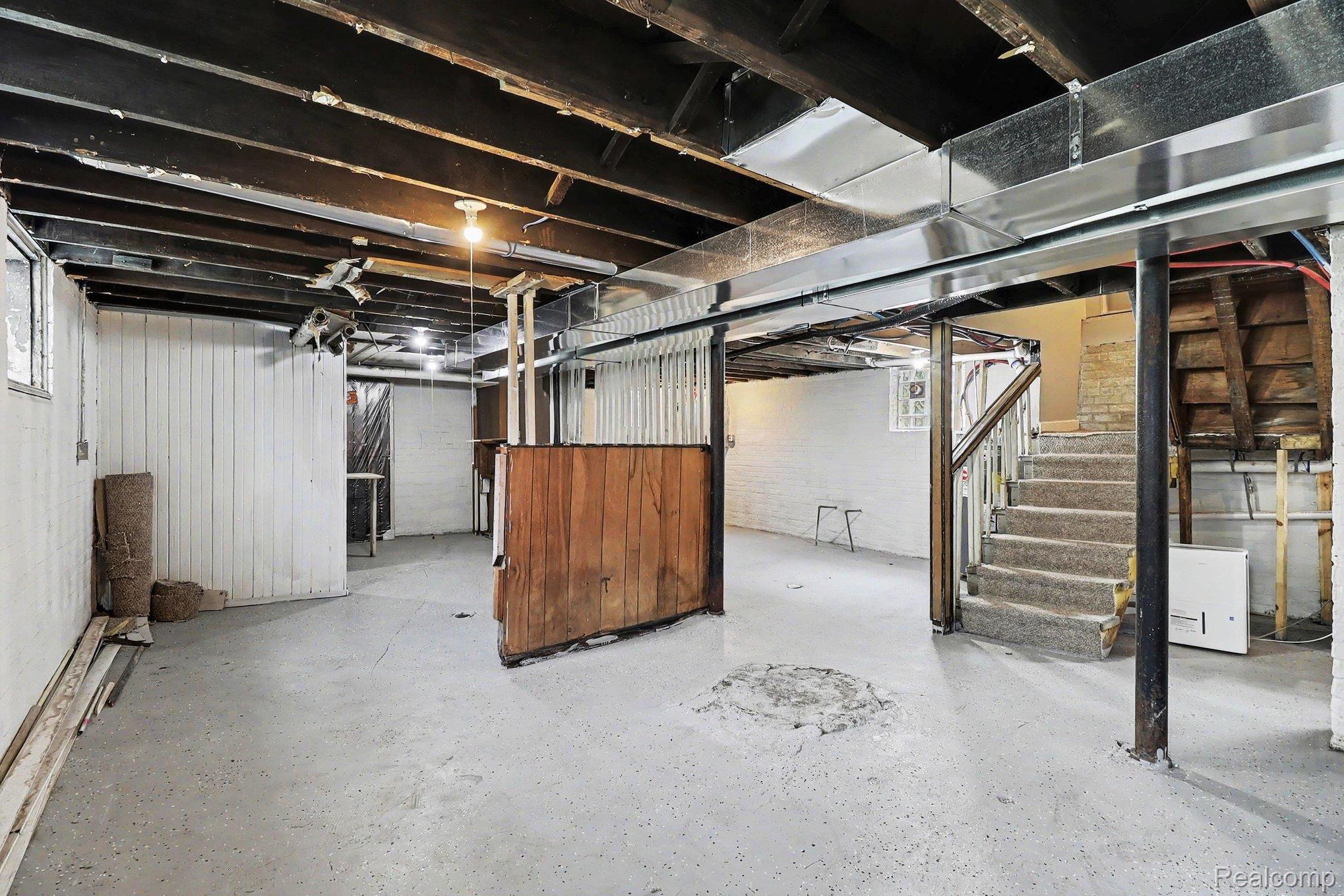 2731 & 2733 Elmhurst Street Property Photo 13