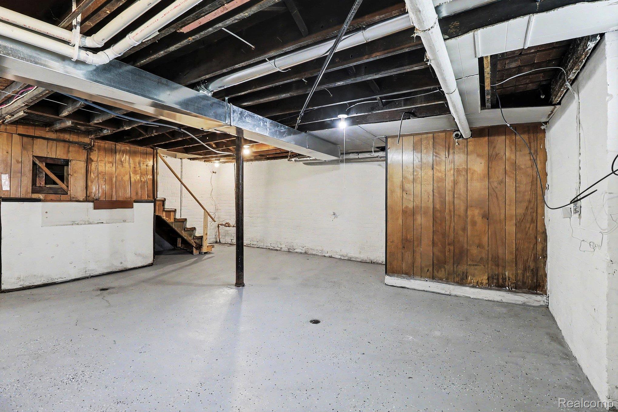 2731 & 2733 Elmhurst Street Property Photo 14