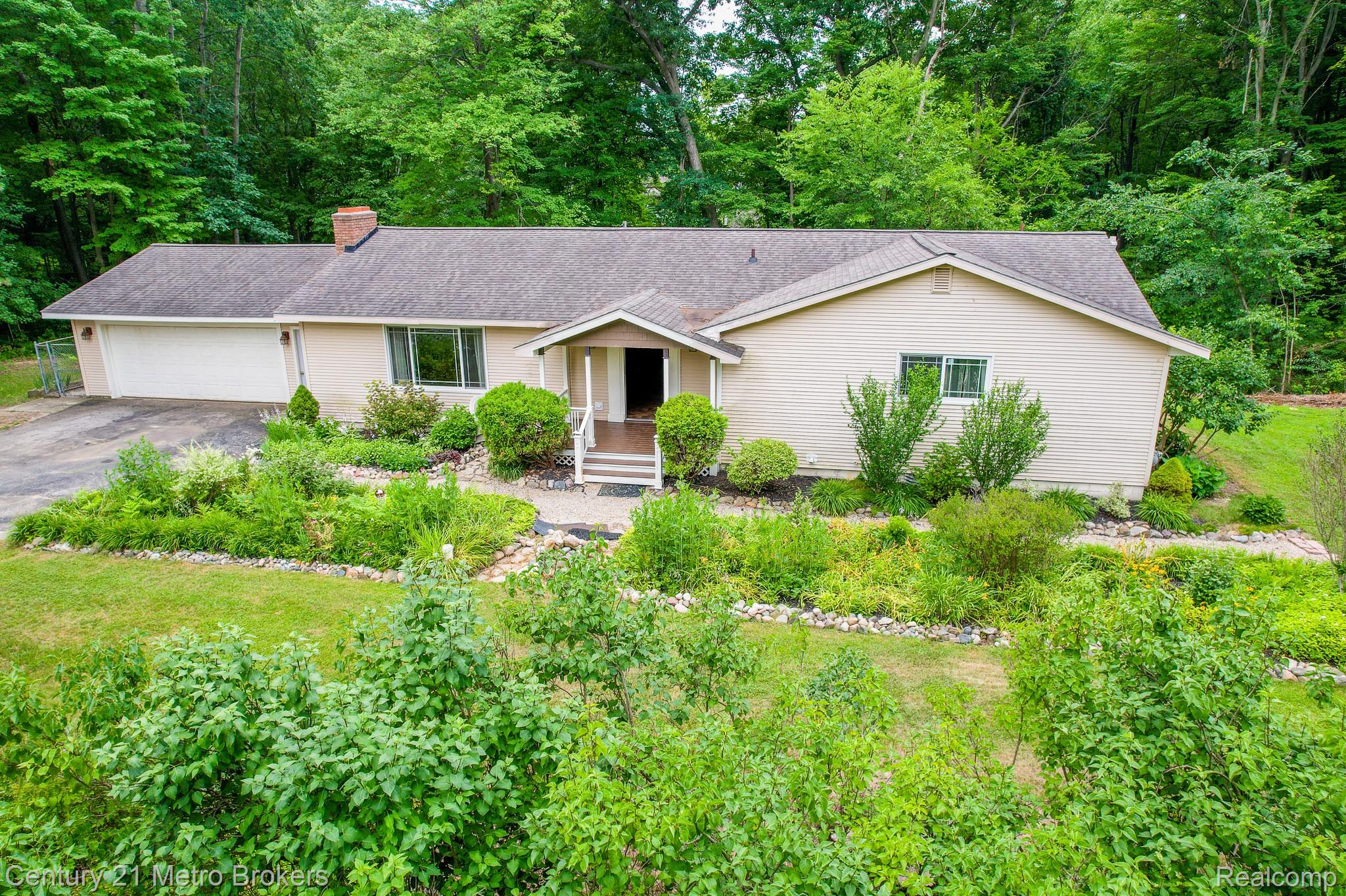 5262 Conifer Drive Property Photo 2