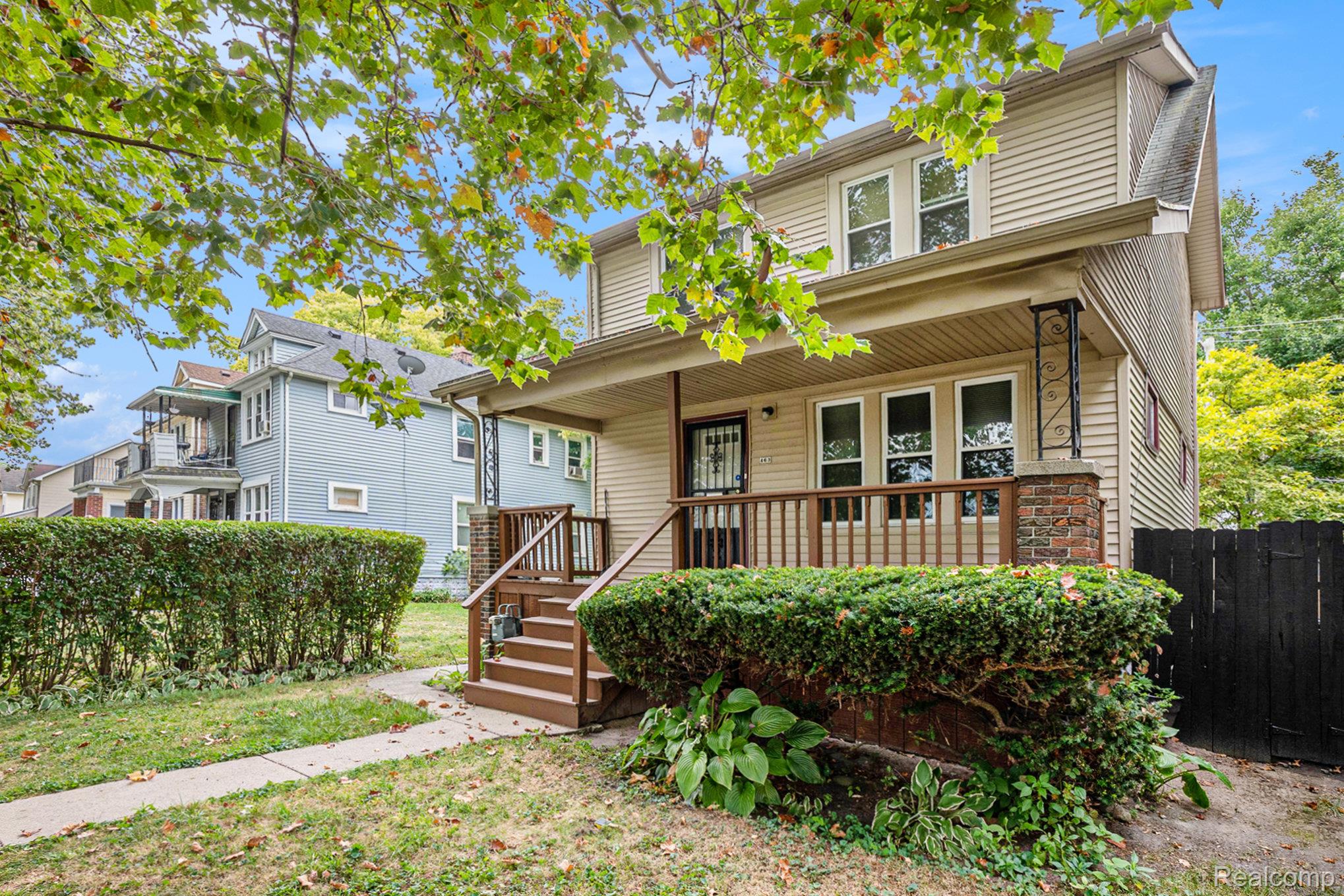 463 Kitchener Street Property Photo 2
