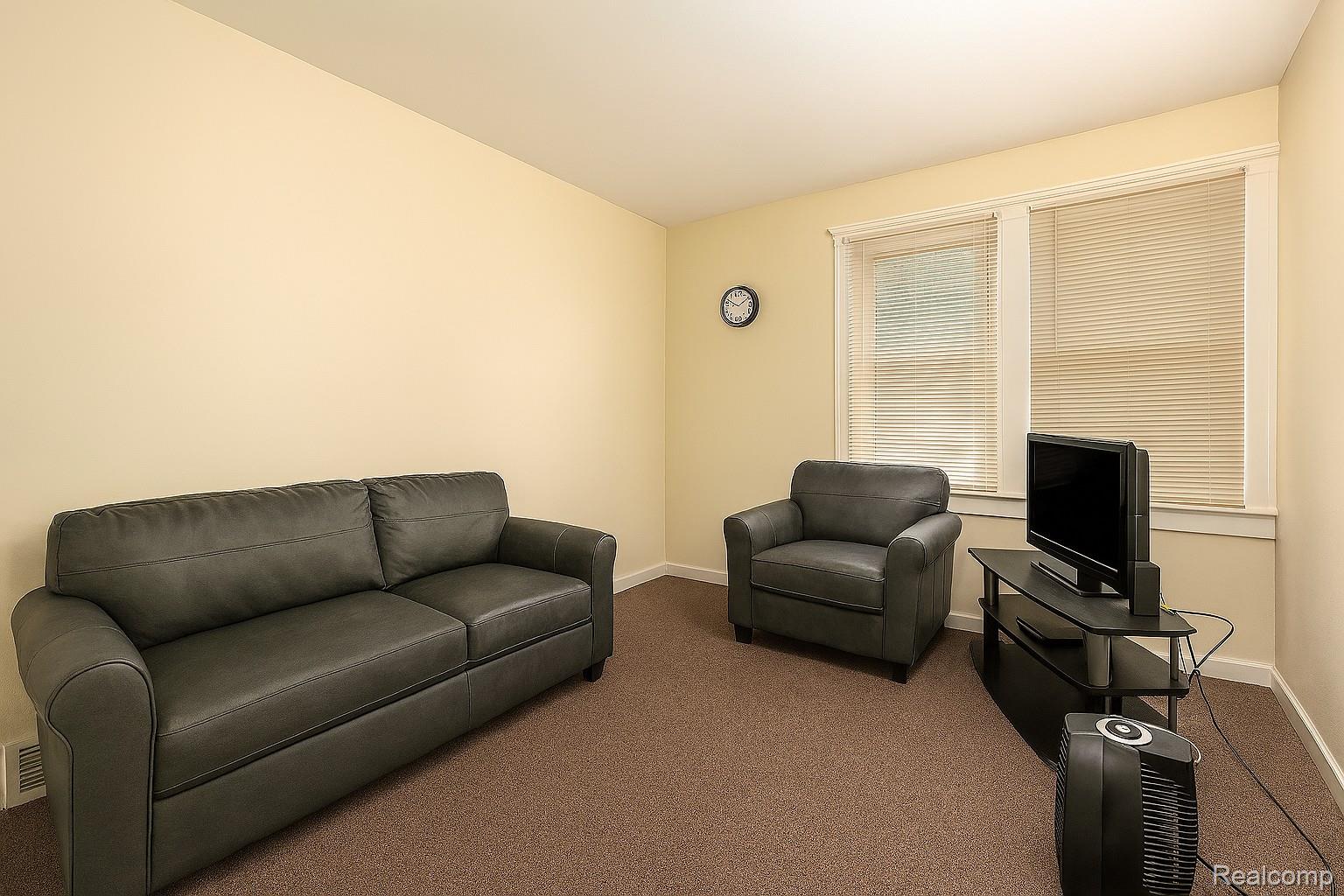463 Kitchener Street Property Photo 8