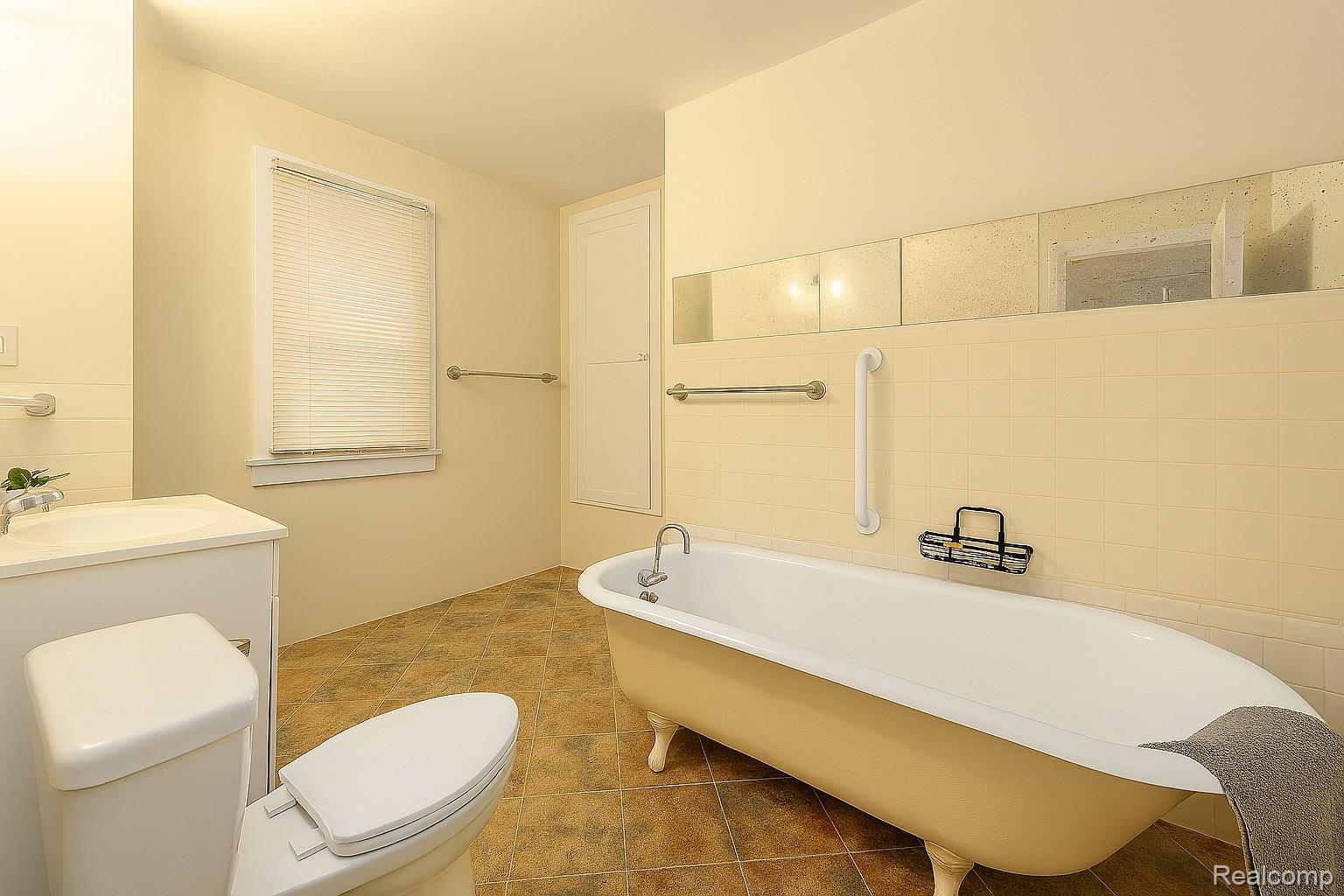 463 Kitchener Street Property Photo 11