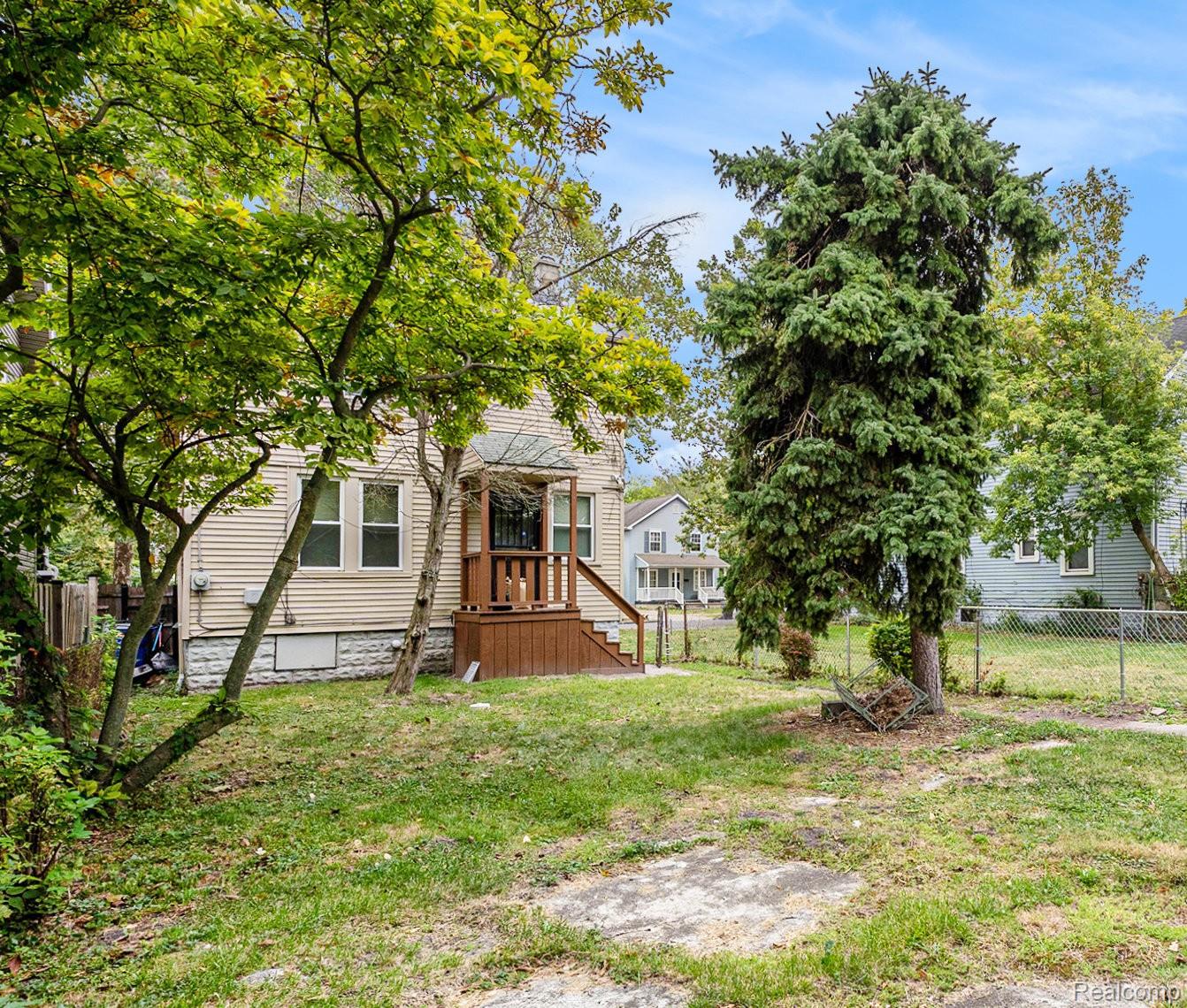 463 Kitchener Street Property Photo 12