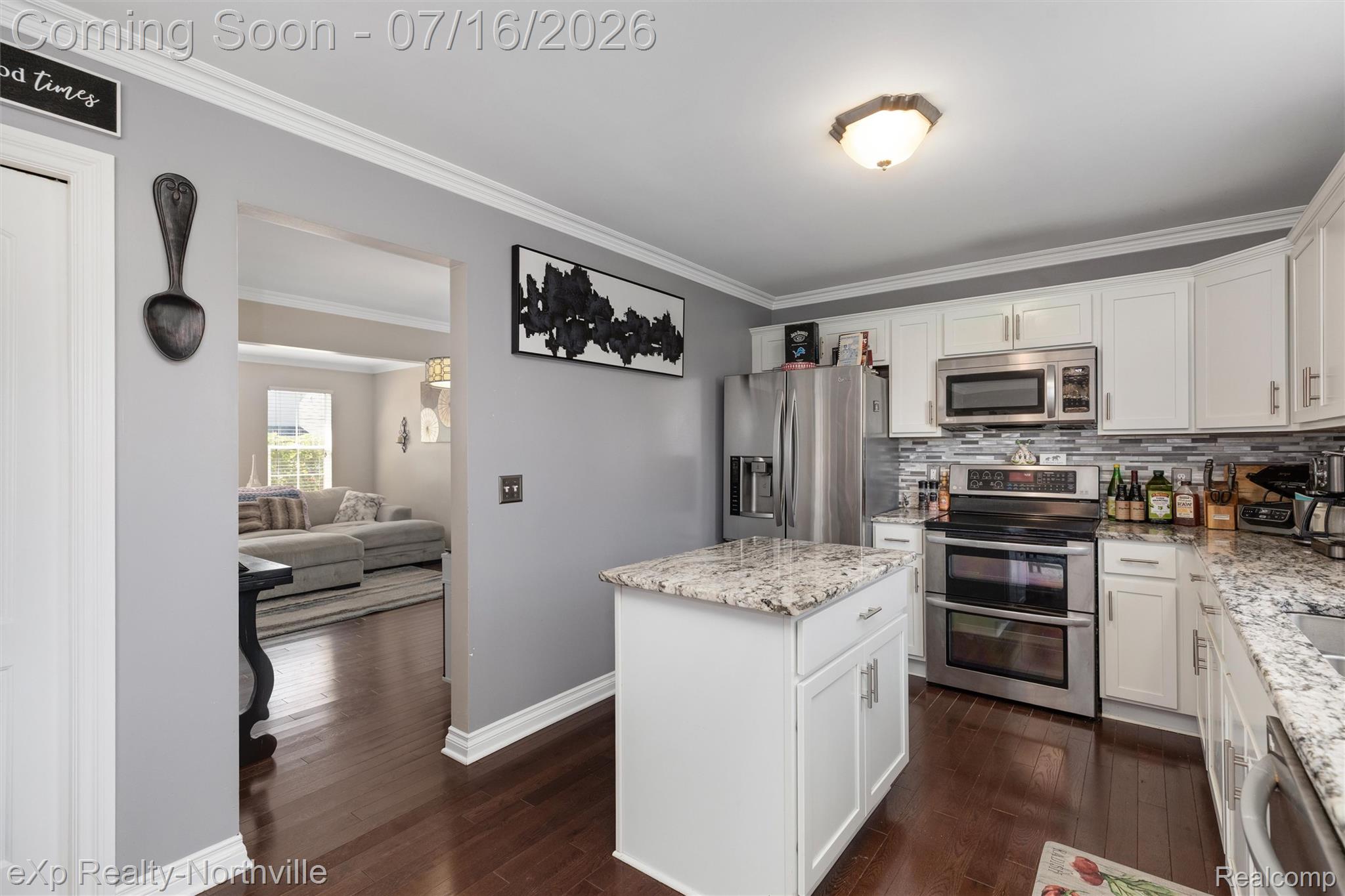 7225 Castell Boulevard Property Photo 8