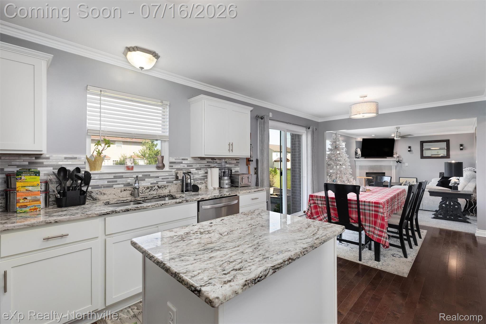 7225 Castell Boulevard Property Photo 9
