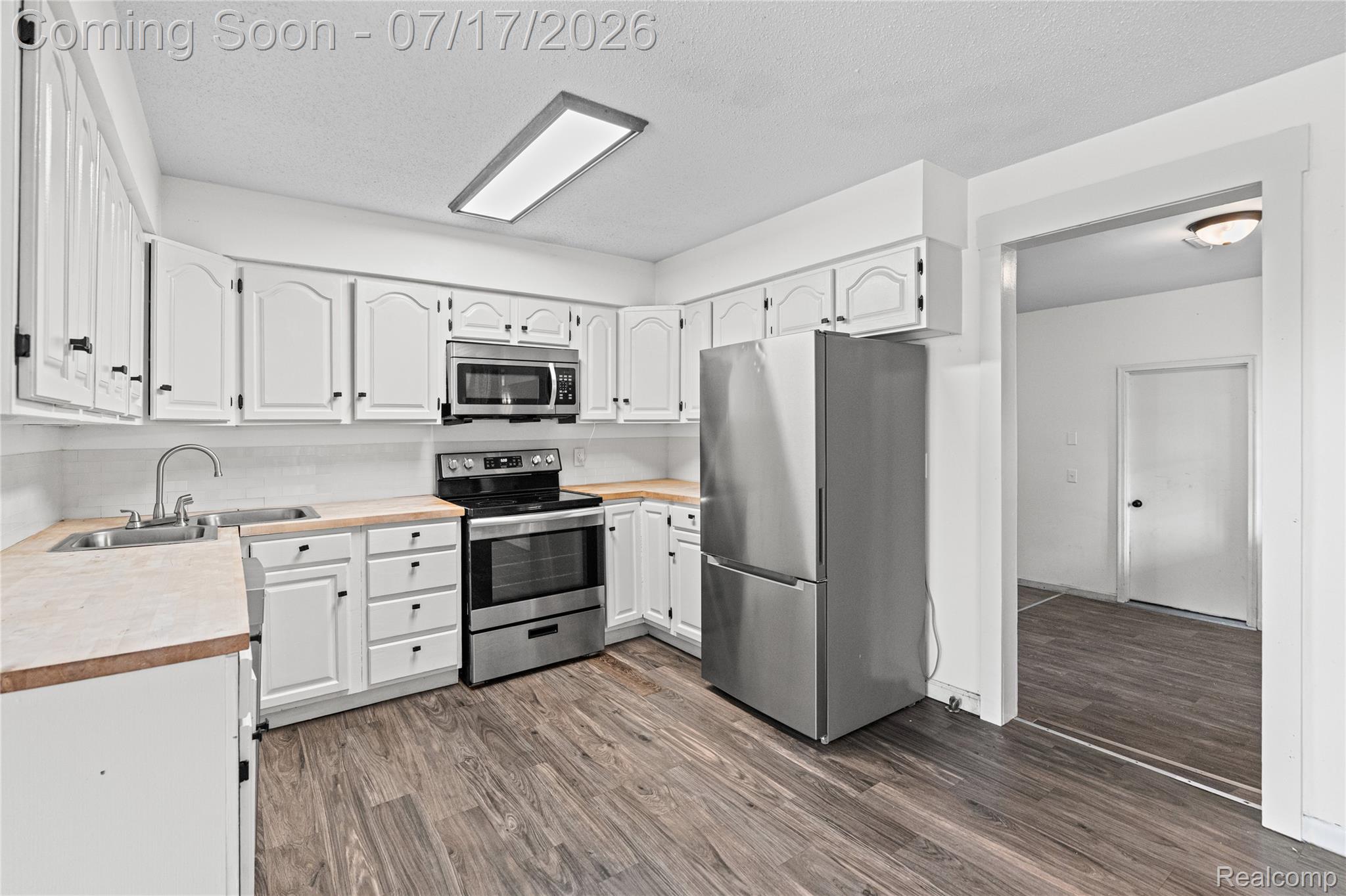9204 Bray Road Property Photo 2