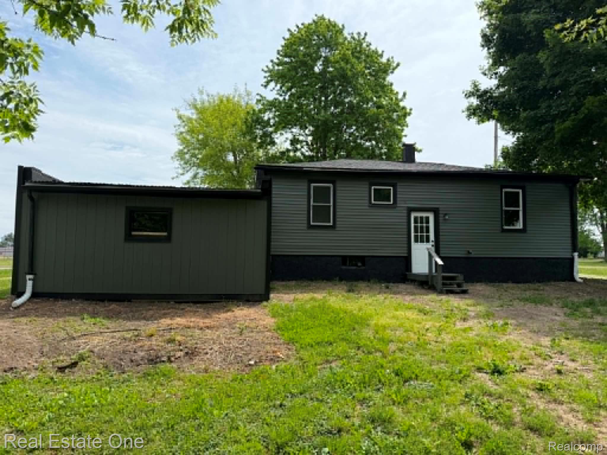 3585 Marcus Street Property Photo 2