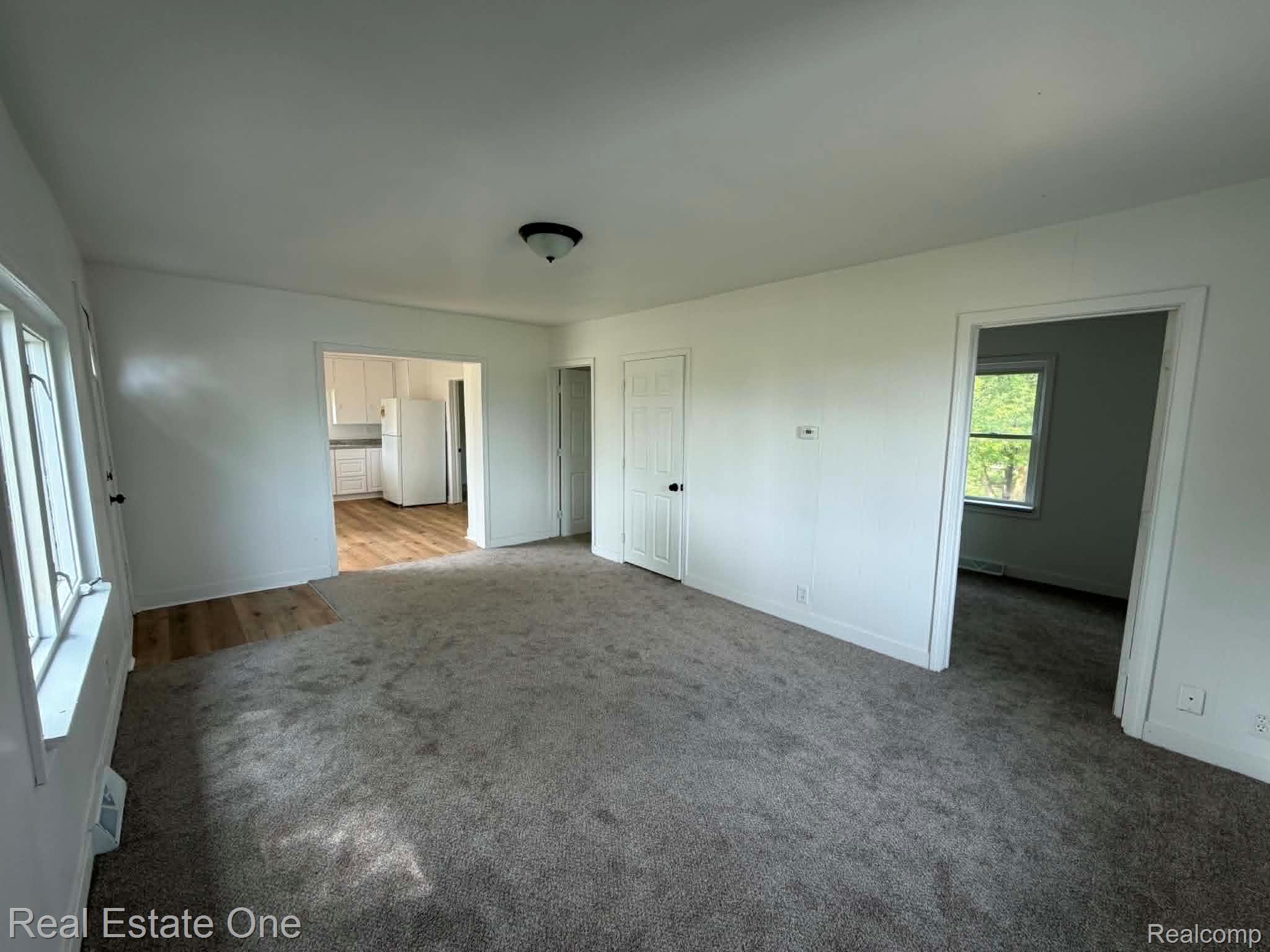 3585 Marcus Street Property Photo 6