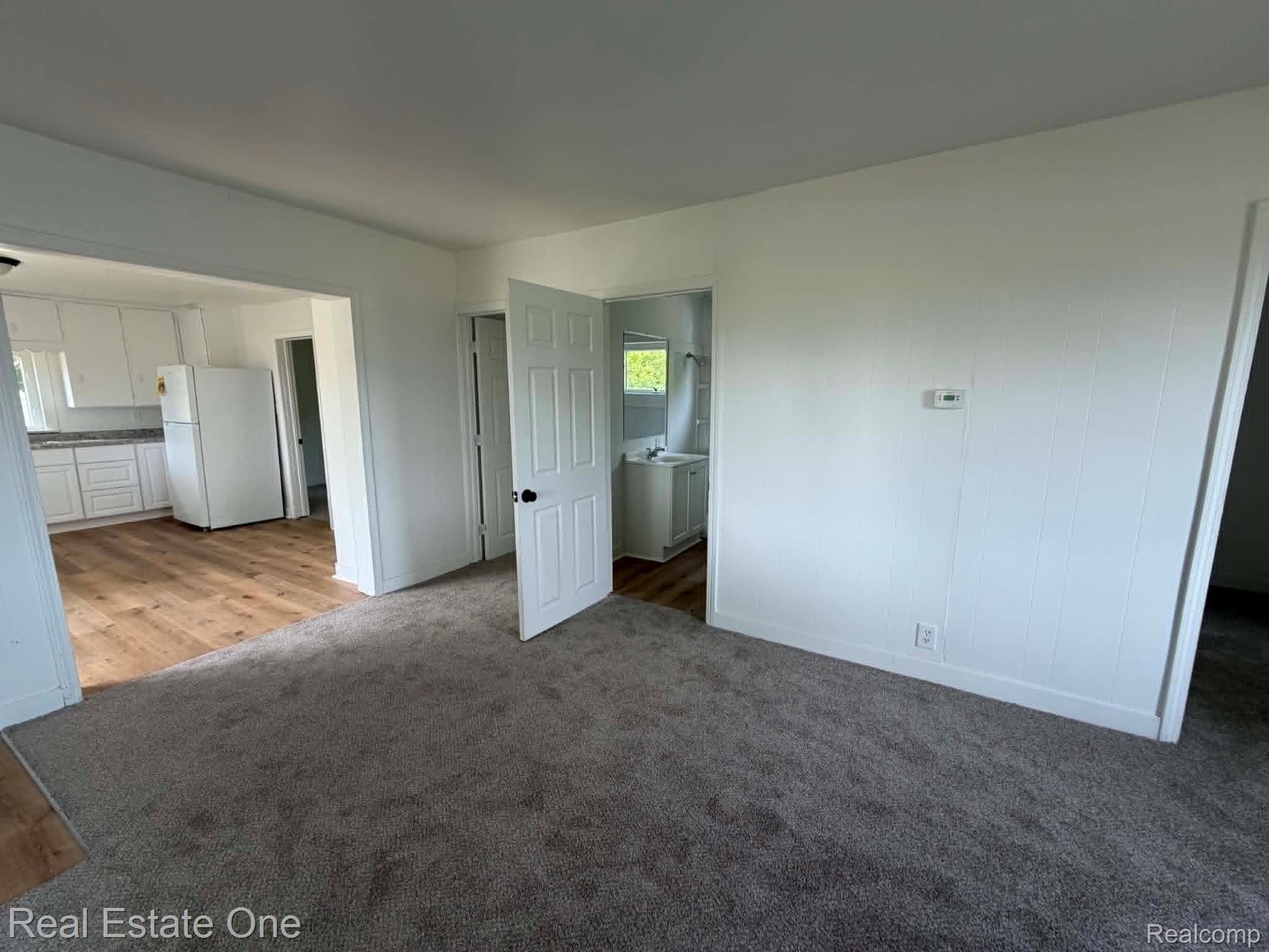 3585 Marcus Street Property Photo 8