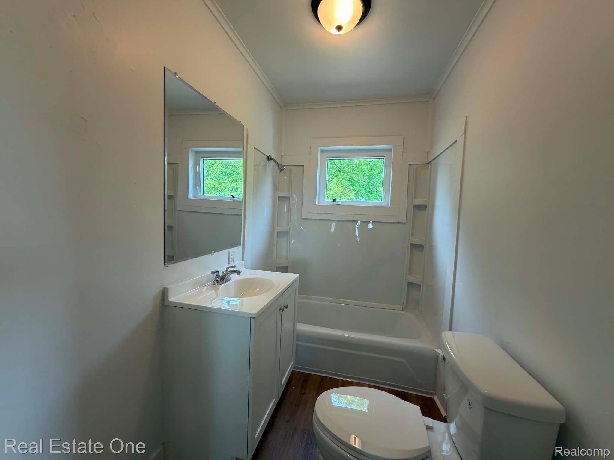3585 Marcus Street Property Photo 9