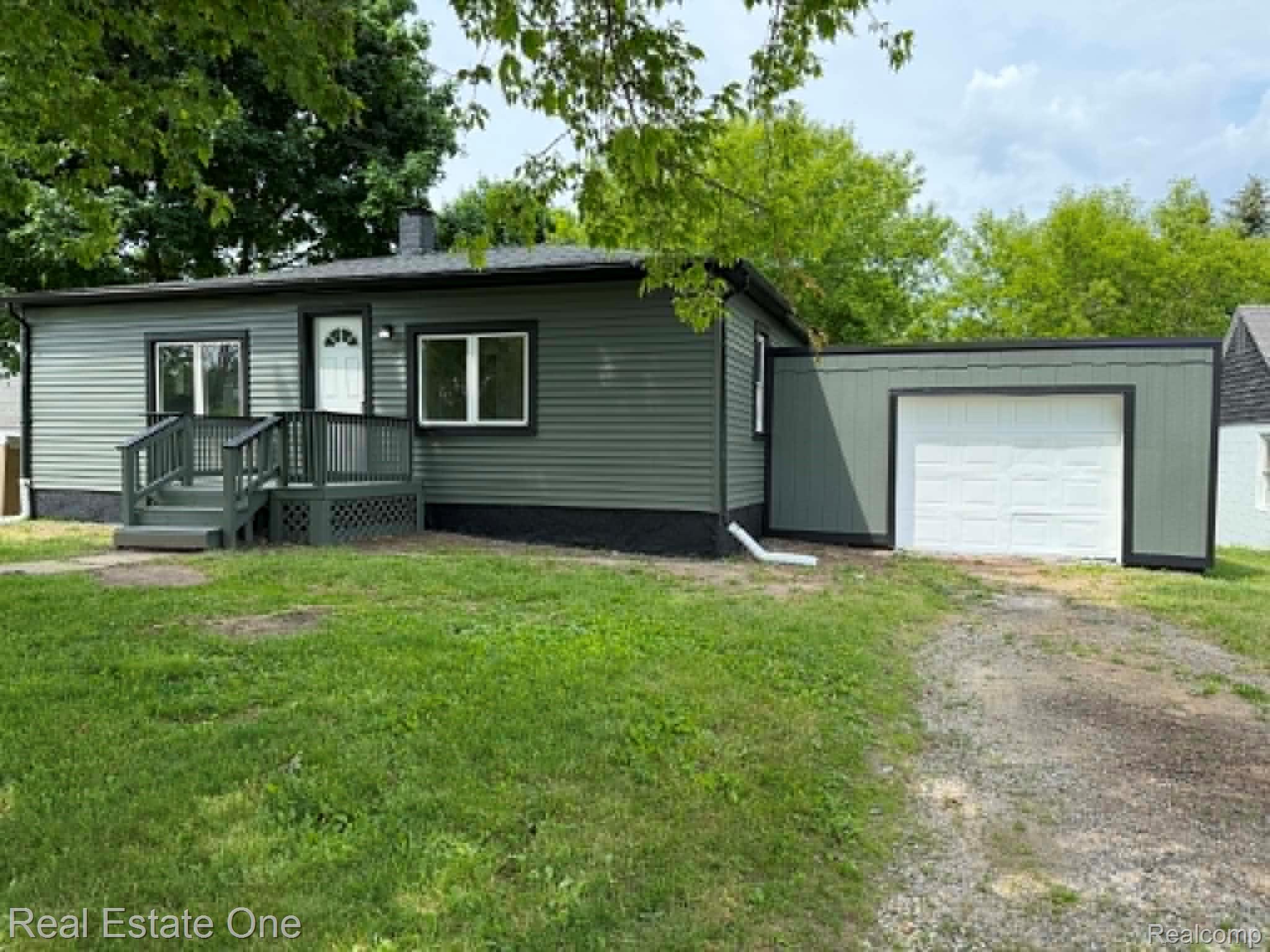 3585 Marcus Street Property Photo 17