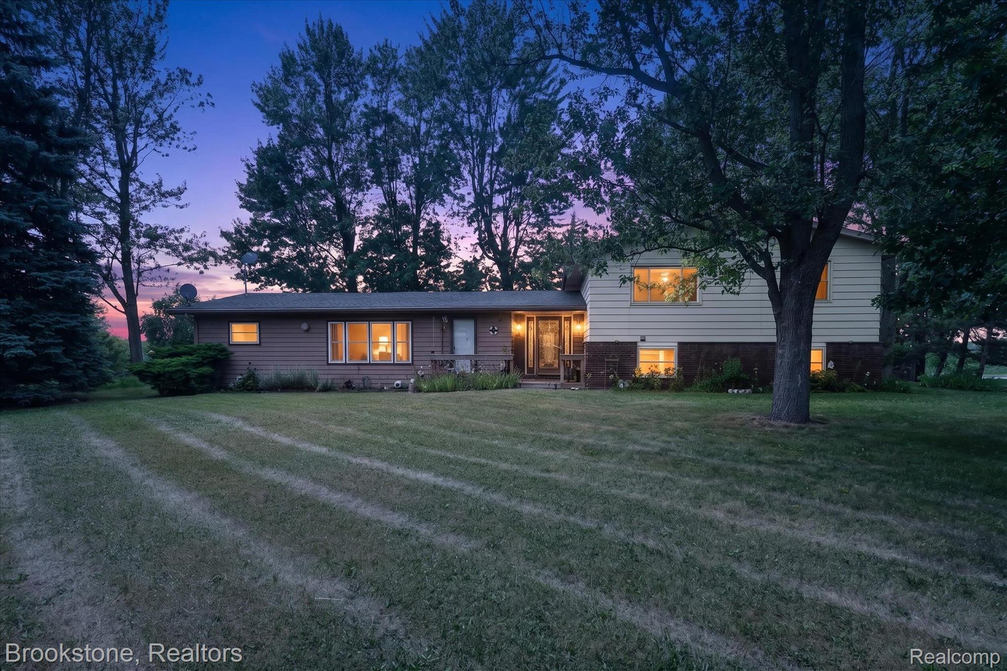 22025 Lakefield Road Property Photo 1