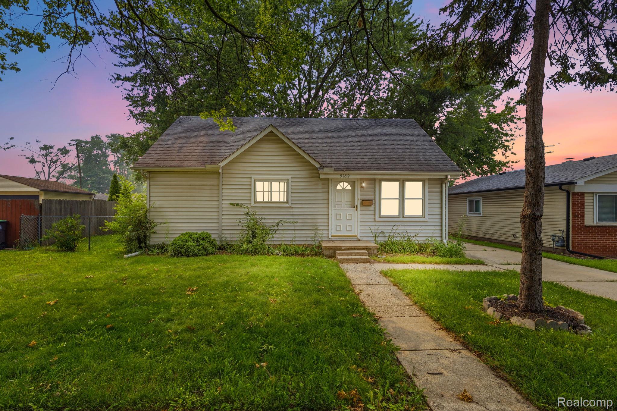 5852 Beech Daly Road Property Photo 1