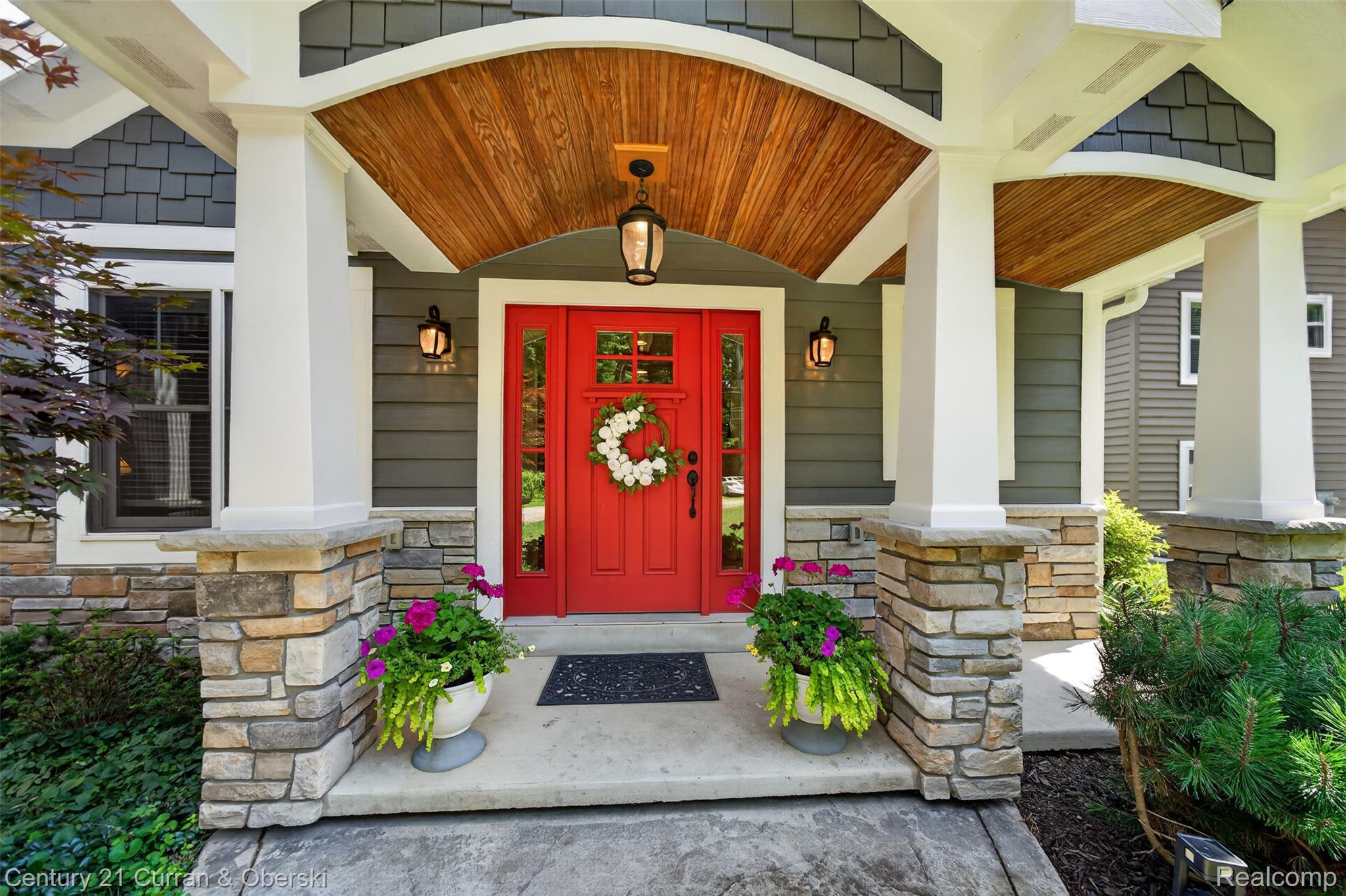 2770 Cozy Cove Property Photo 4