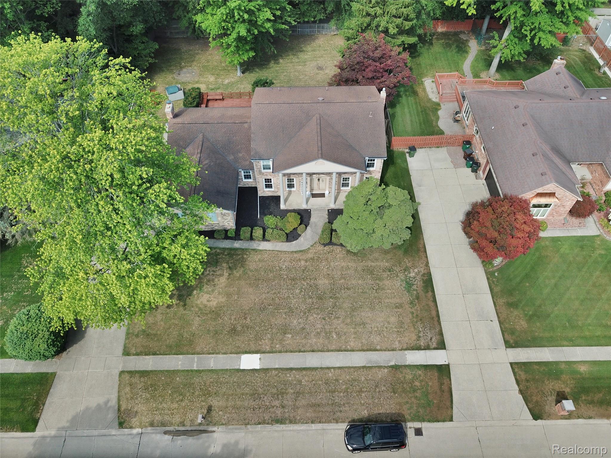 54359 Algonquin Drive Property Photo 4