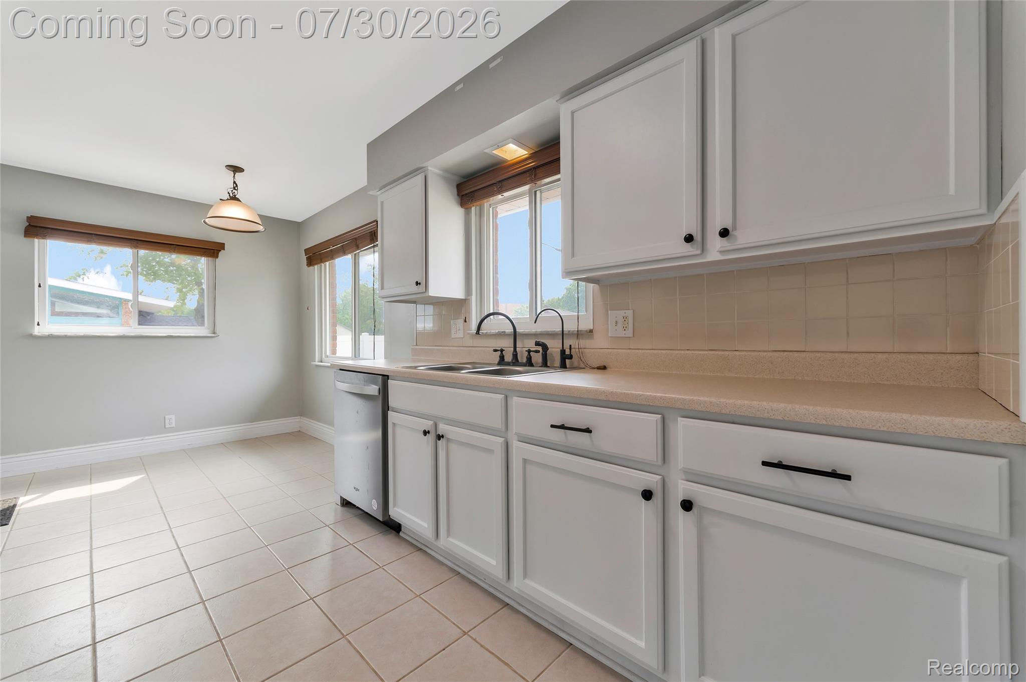 22 W Braman Avenue Property Photo 9