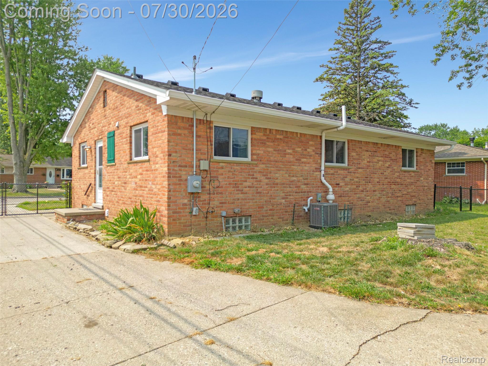 22 W Braman Avenue Property Photo 31