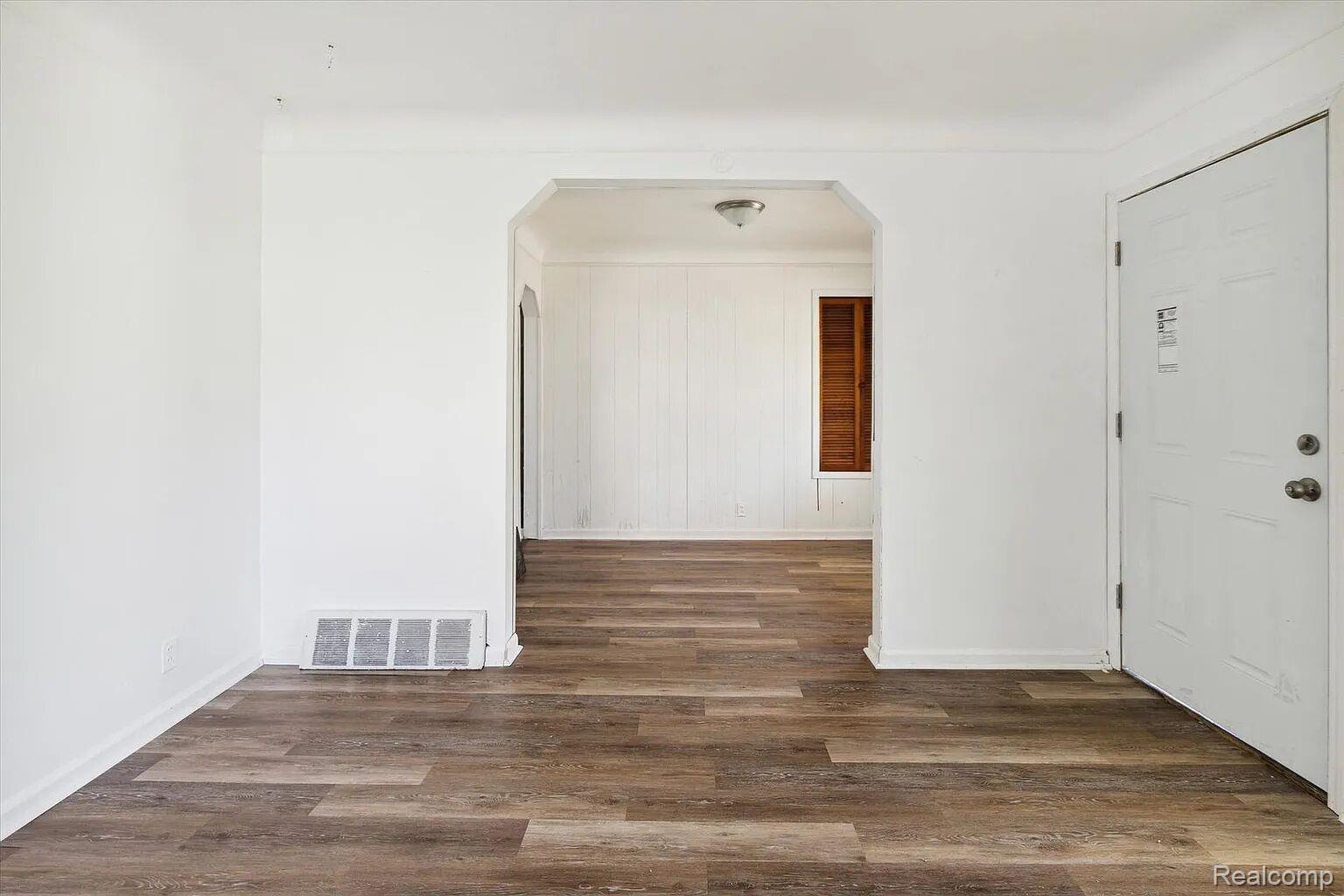 19400 Harlow Street Property Photo 5