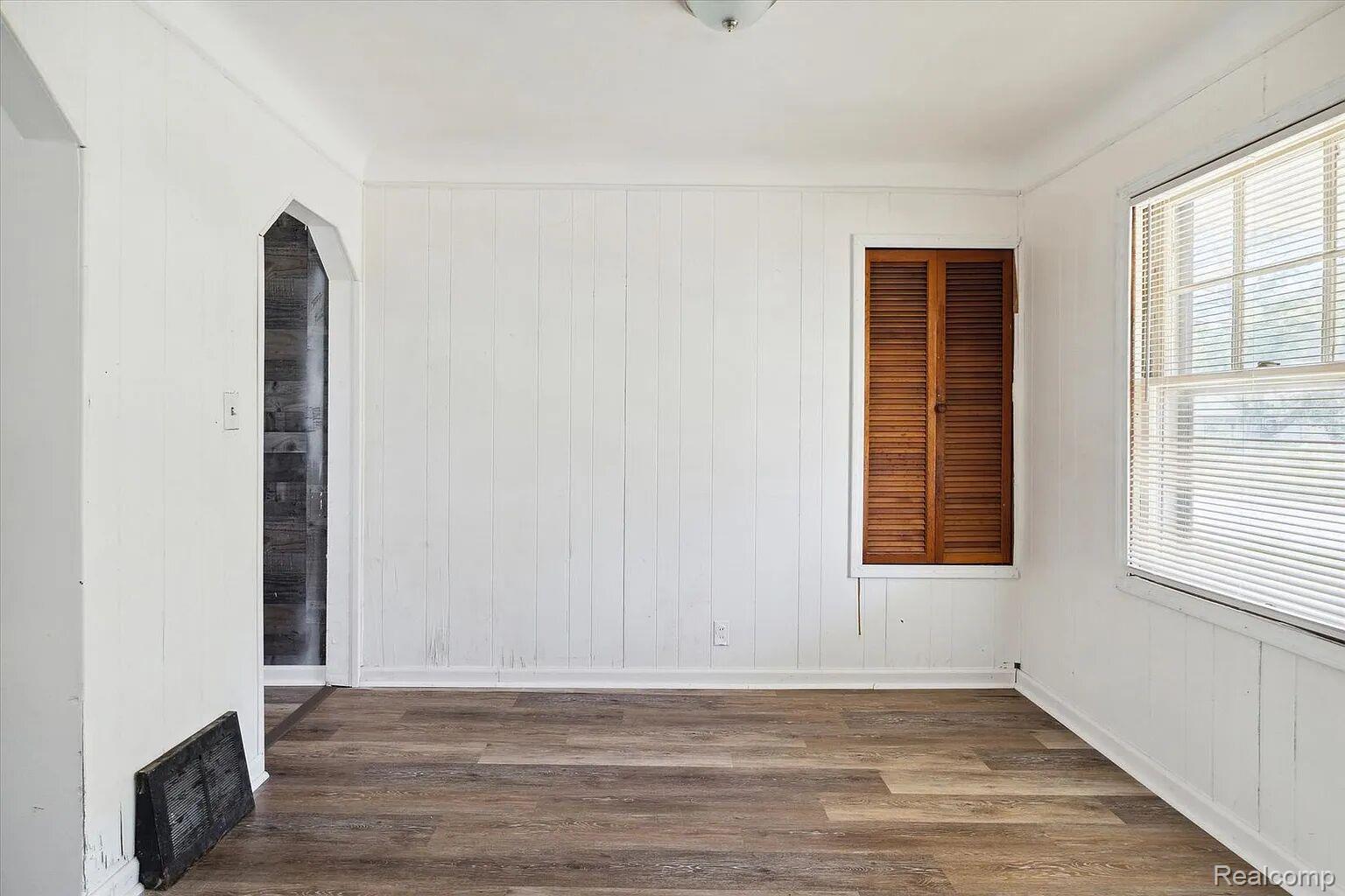 19400 Harlow Street Property Photo 6