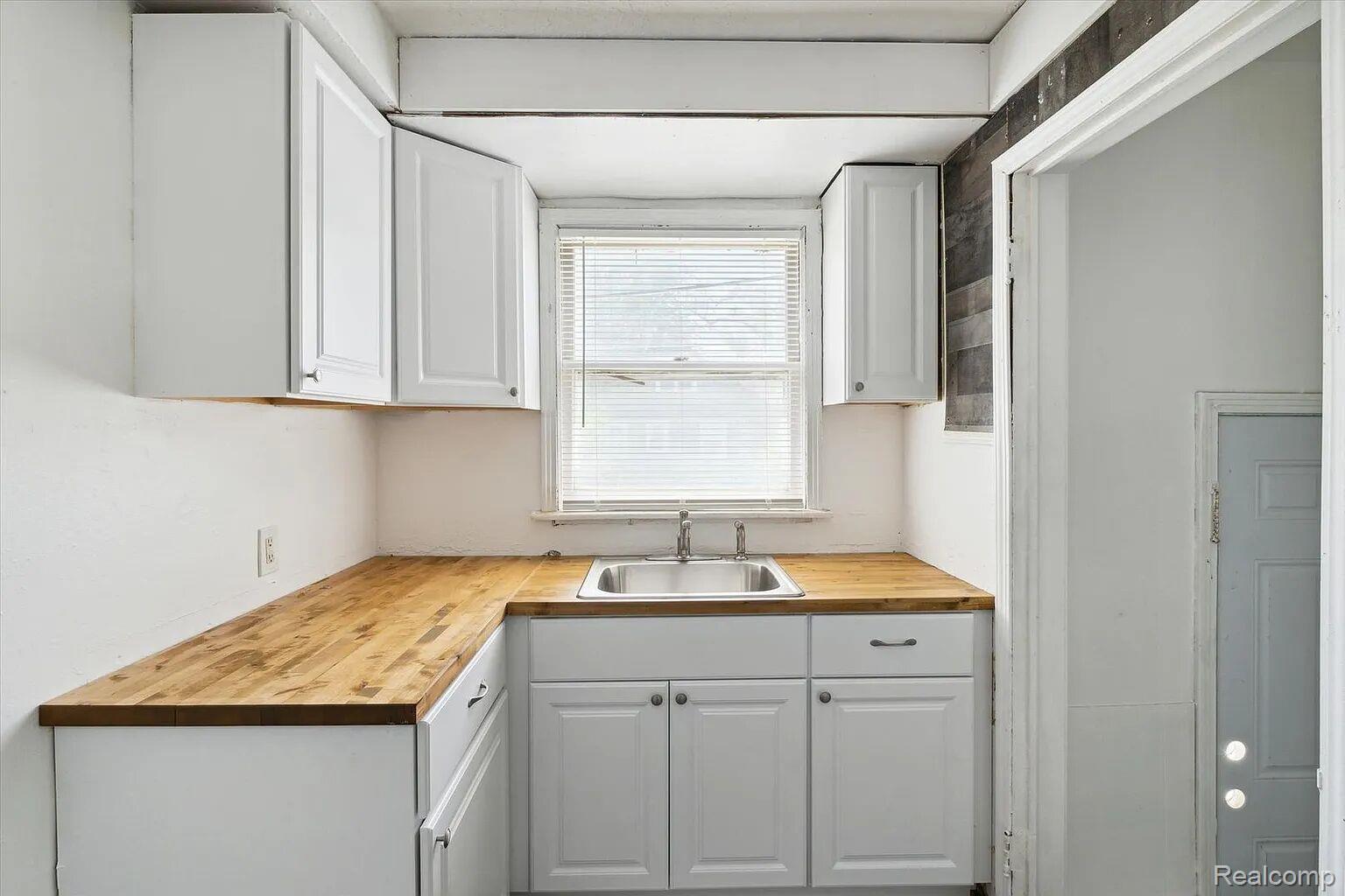 19400 Harlow Street Property Photo 8