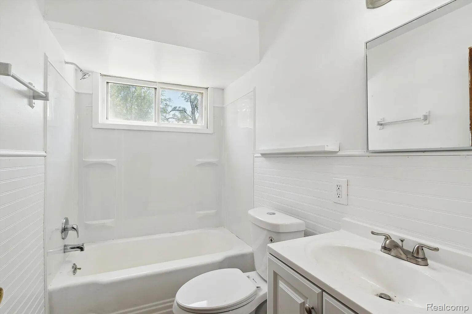 19400 Harlow Street Property Photo 9