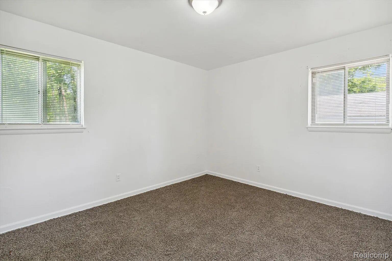 19400 Harlow Street Property Photo 16