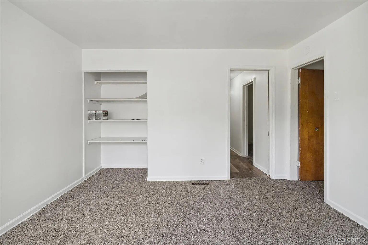 19400 Harlow Street Property Photo 19