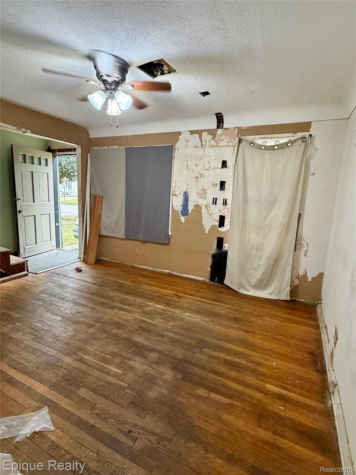 4409 Pengelly Road Property Photo 4