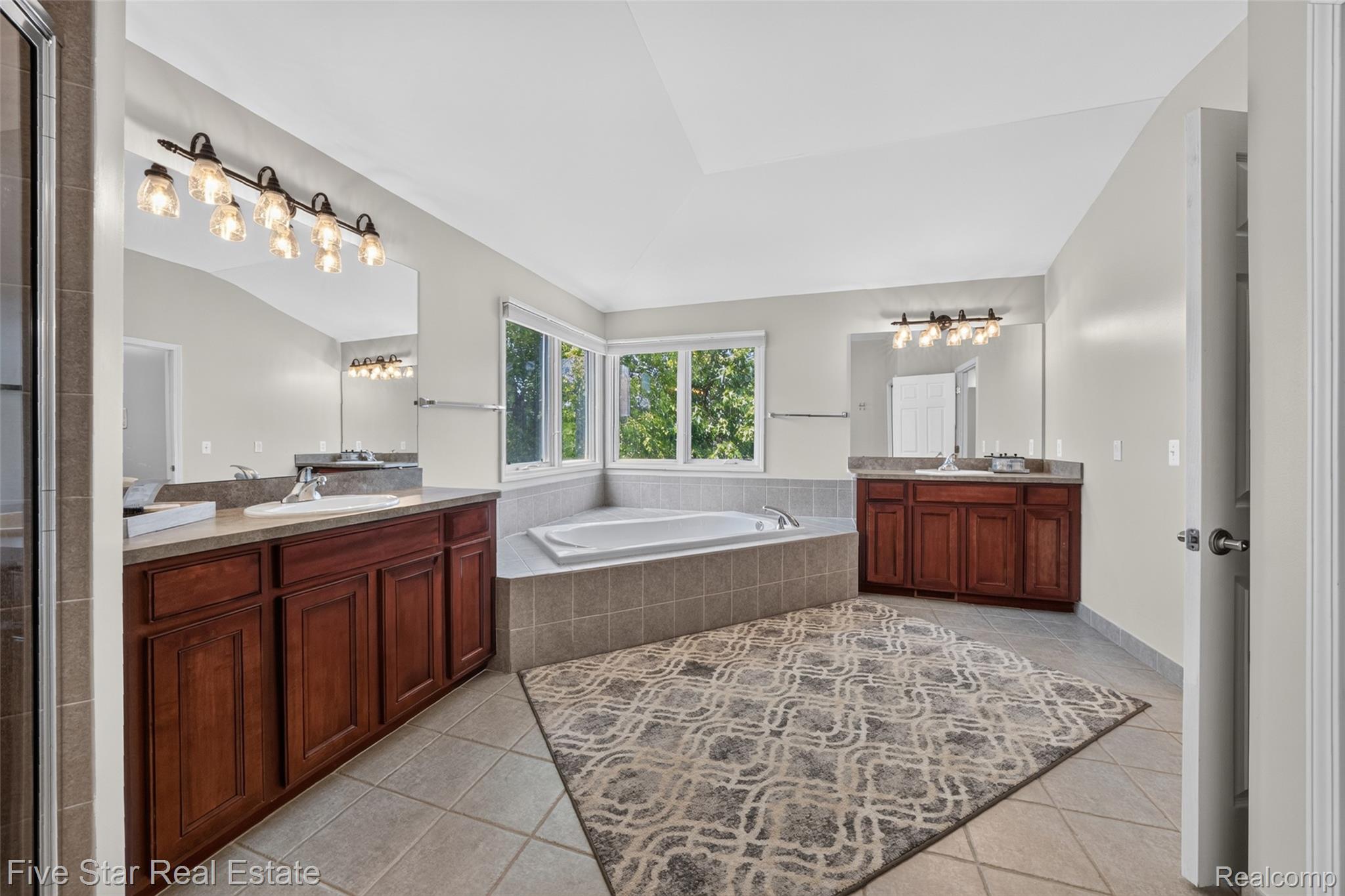 1750 Cheshire Lane Property Photo 49