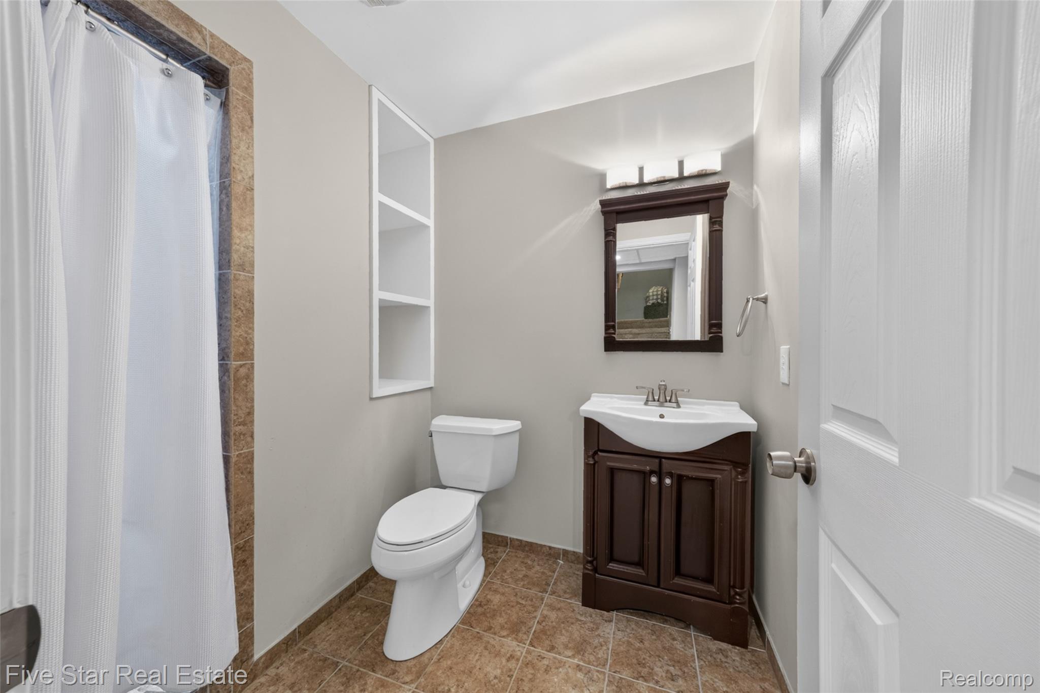 1750 Cheshire Lane Property Photo 60