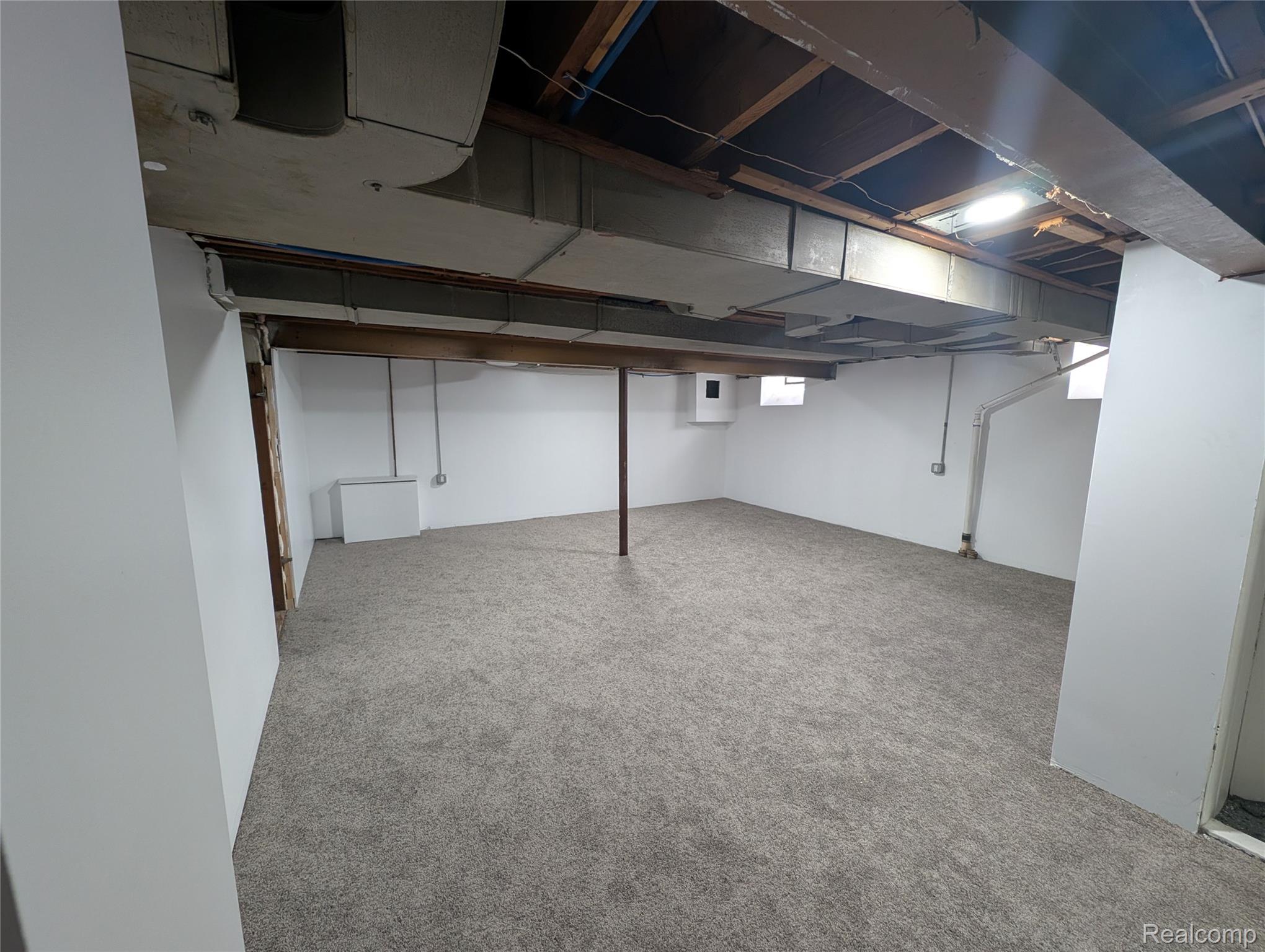 16531 Plainview Avenue Property Photo 13