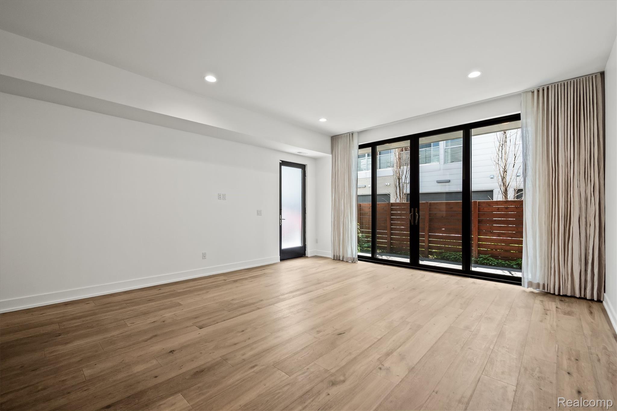 2828 John R Street 57 Property Photo 6