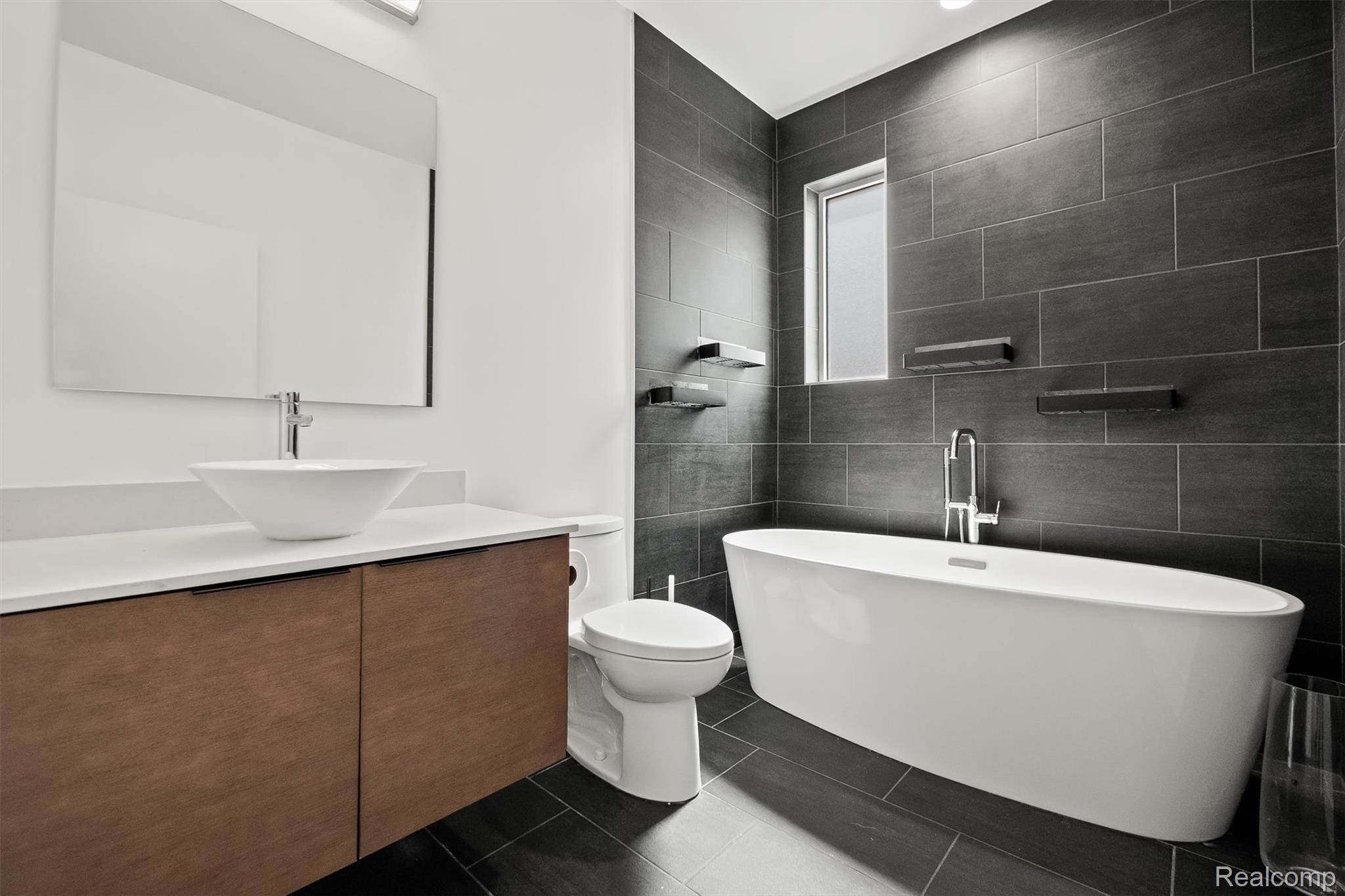 2828 John R Street 57 Property Photo 16