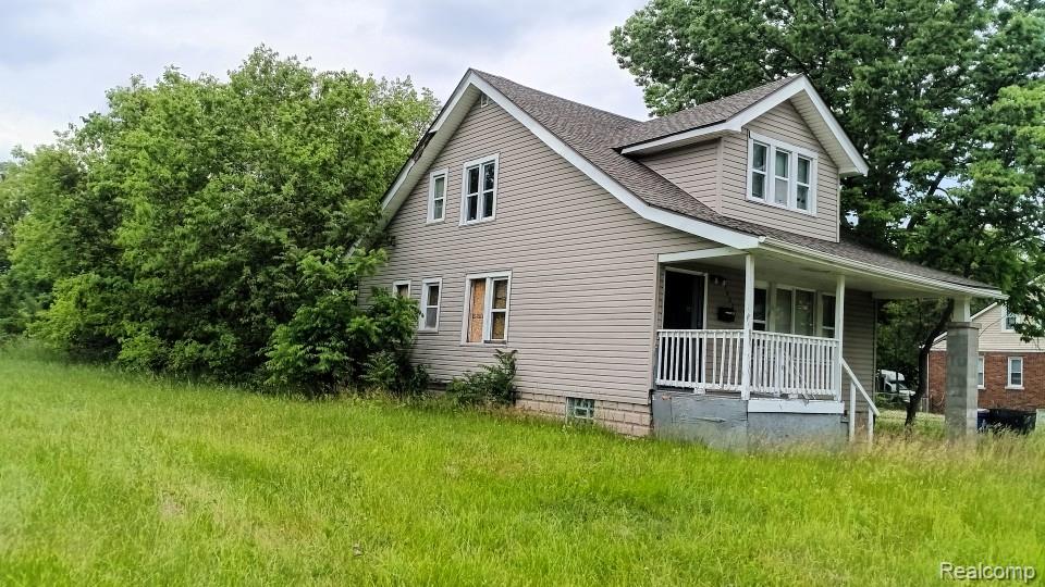 14221 Jane Street Property Photo 2