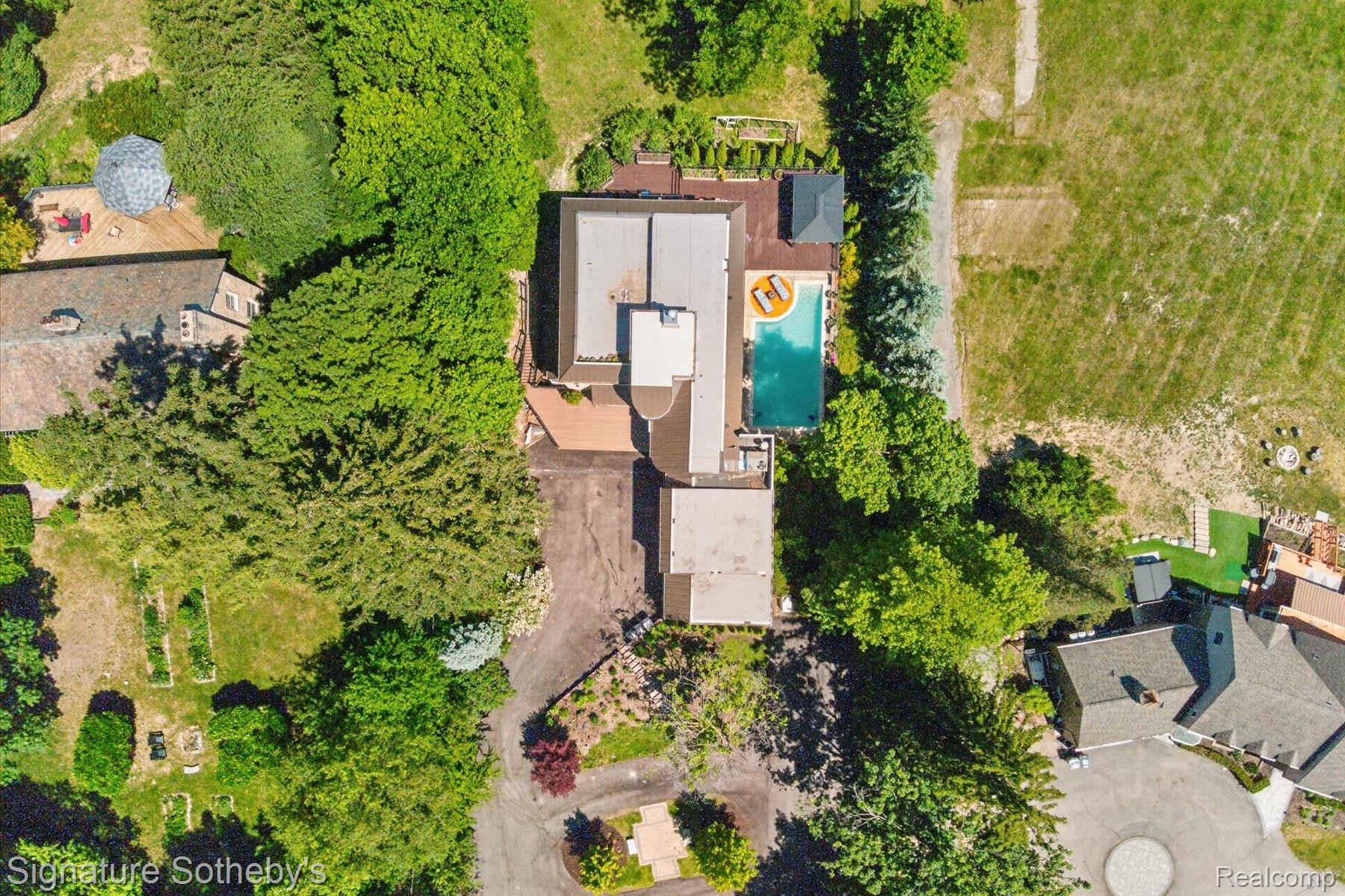 30650 Lahser Road Property Photo 4