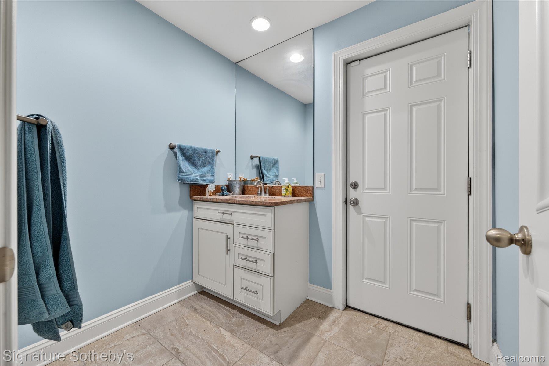 30650 Lahser Road Property Photo 29