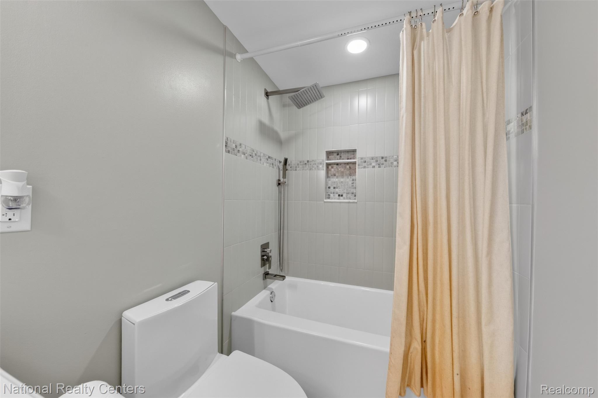 1905 Steere Place Property Photo 32
