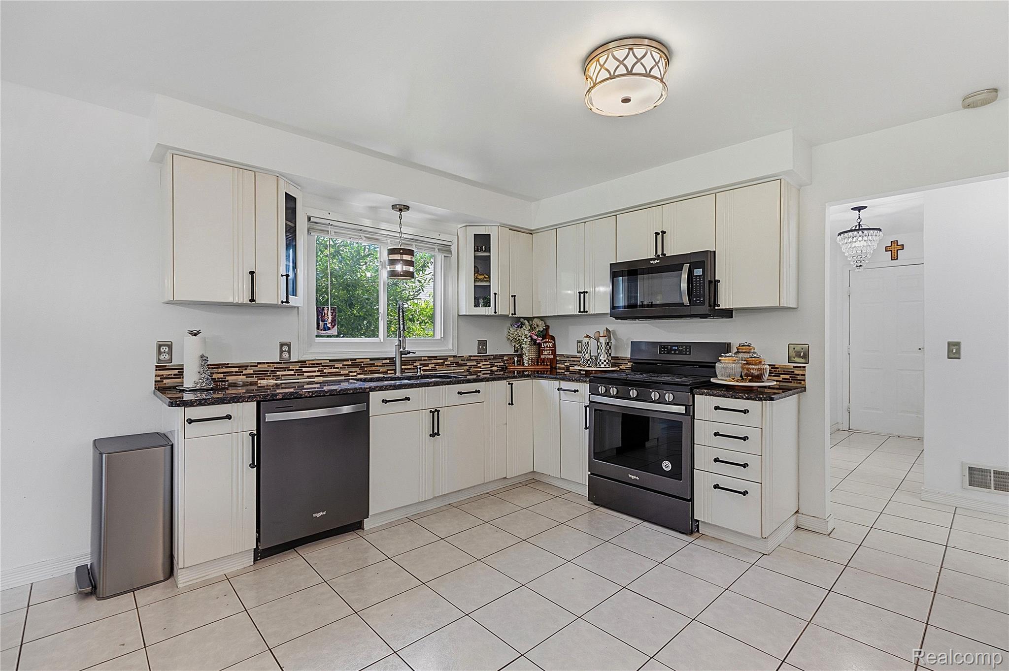 52279 Matterhorn Drive Property Photo 13