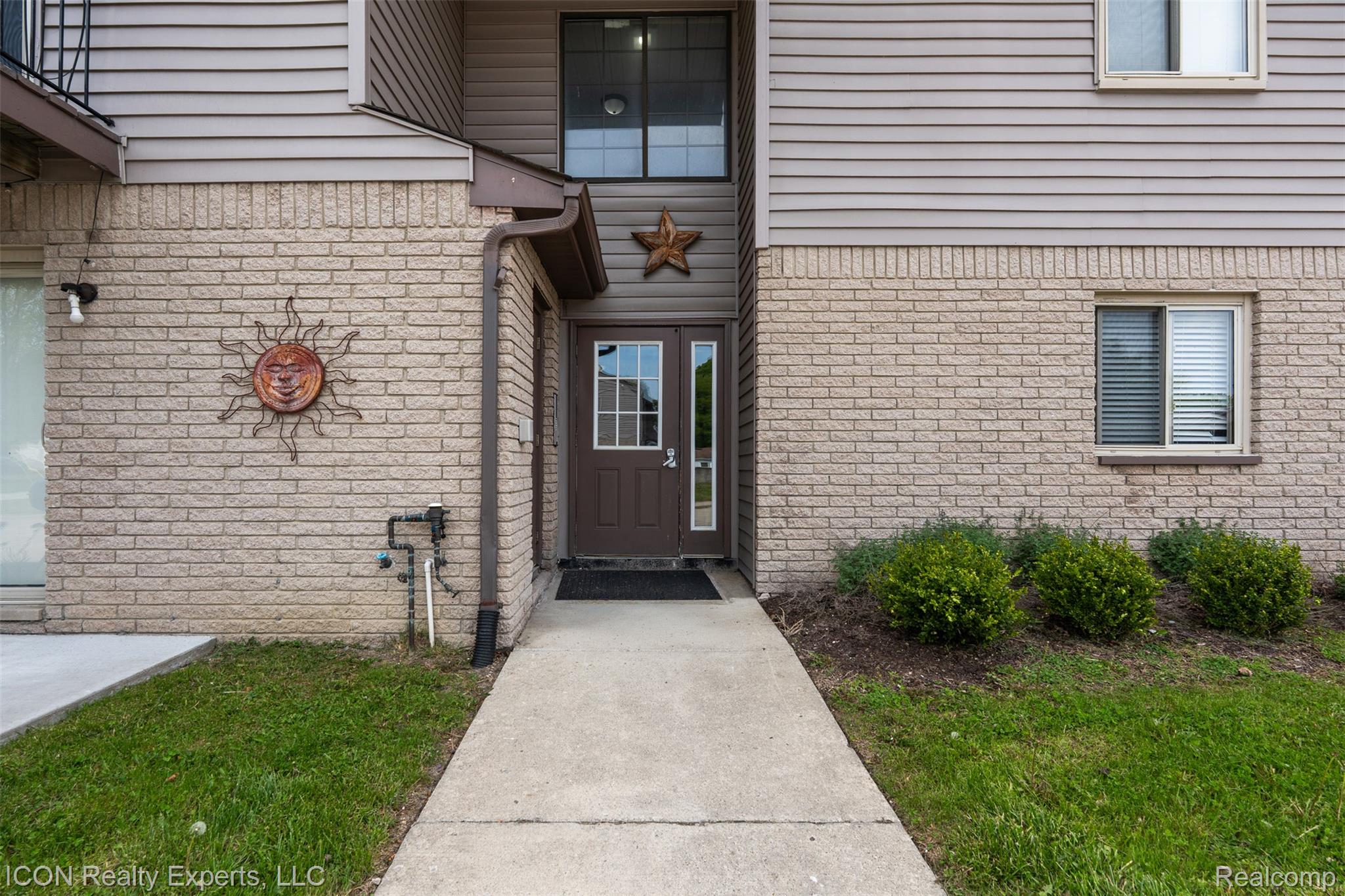 5975 Burroughs Avenue Property Photo 3
