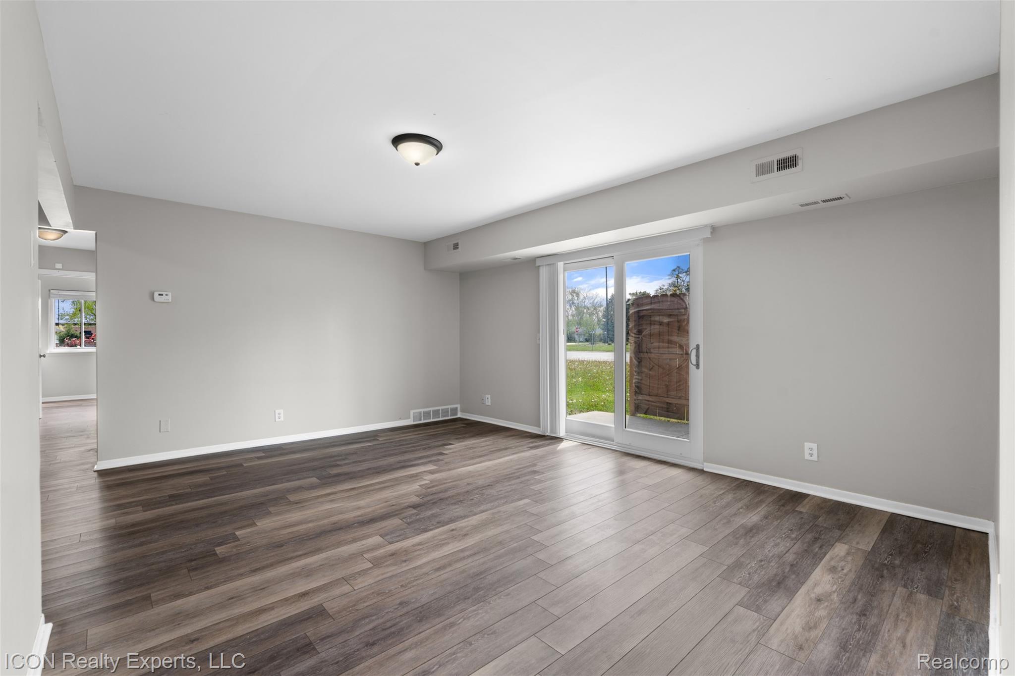 5975 Burroughs Avenue Property Photo 6