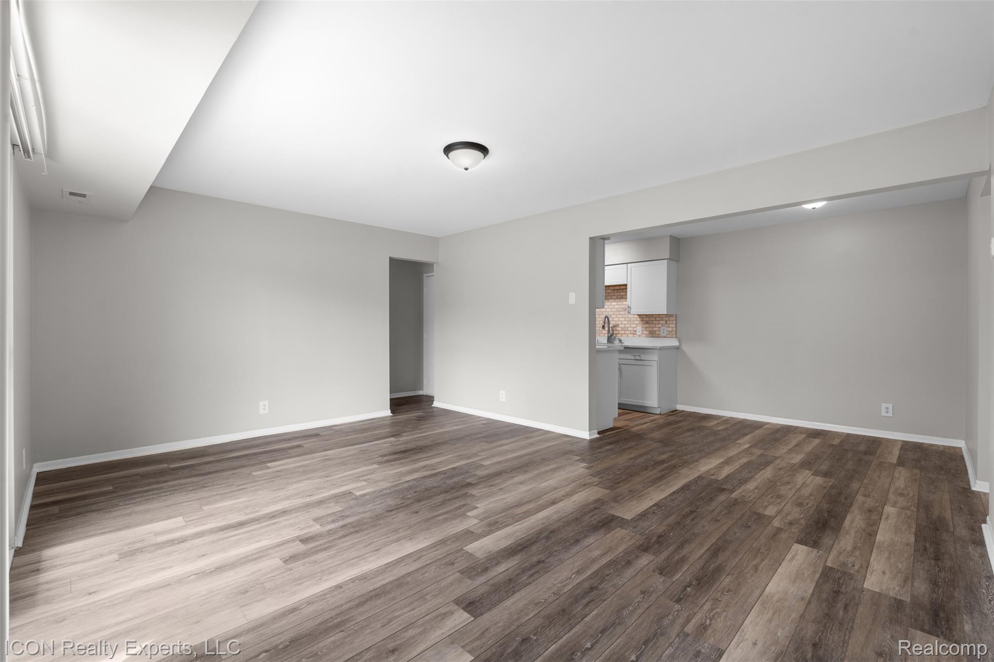 5975 Burroughs Avenue Property Photo 7
