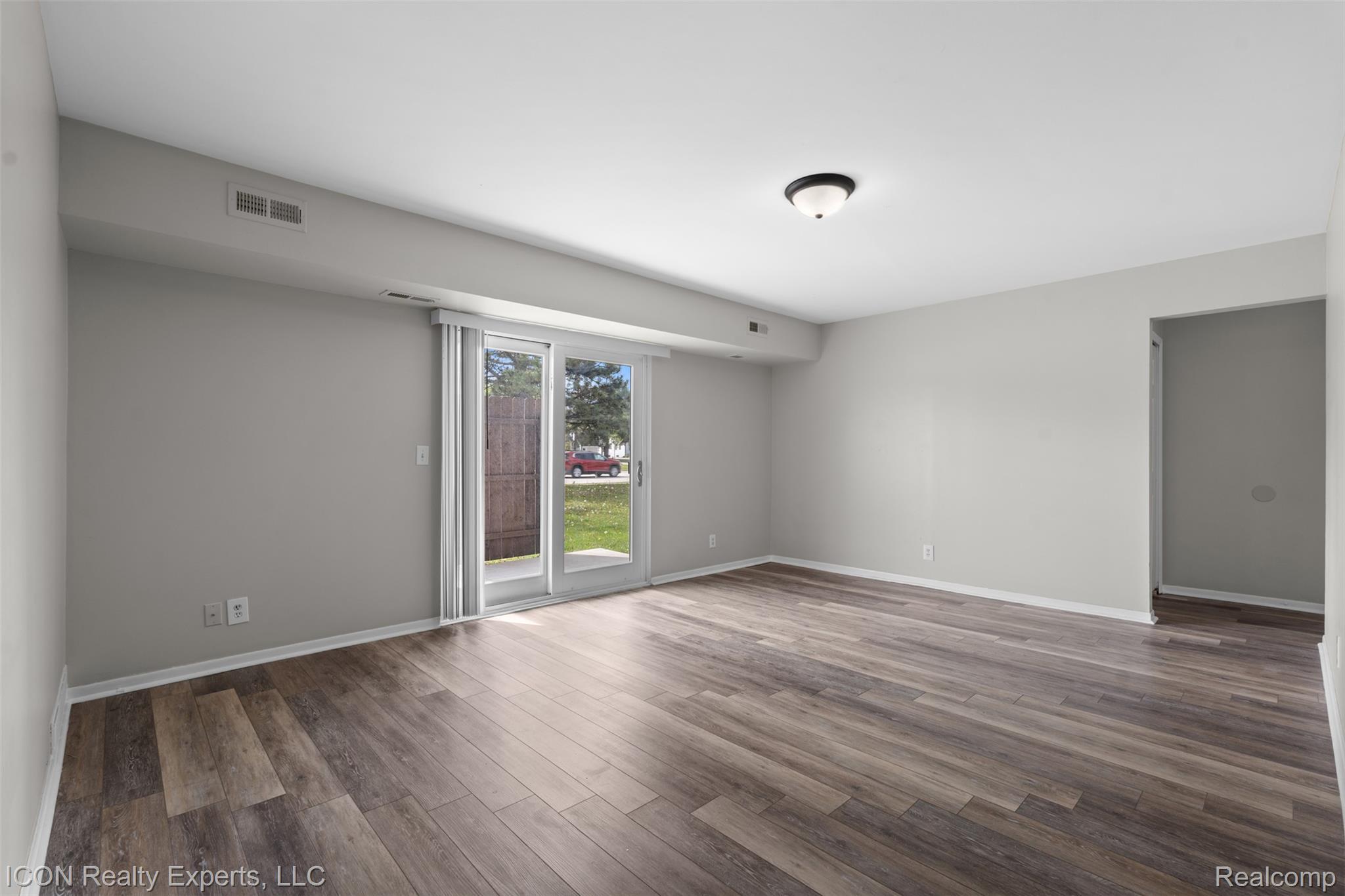 5975 Burroughs Avenue Property Photo 8