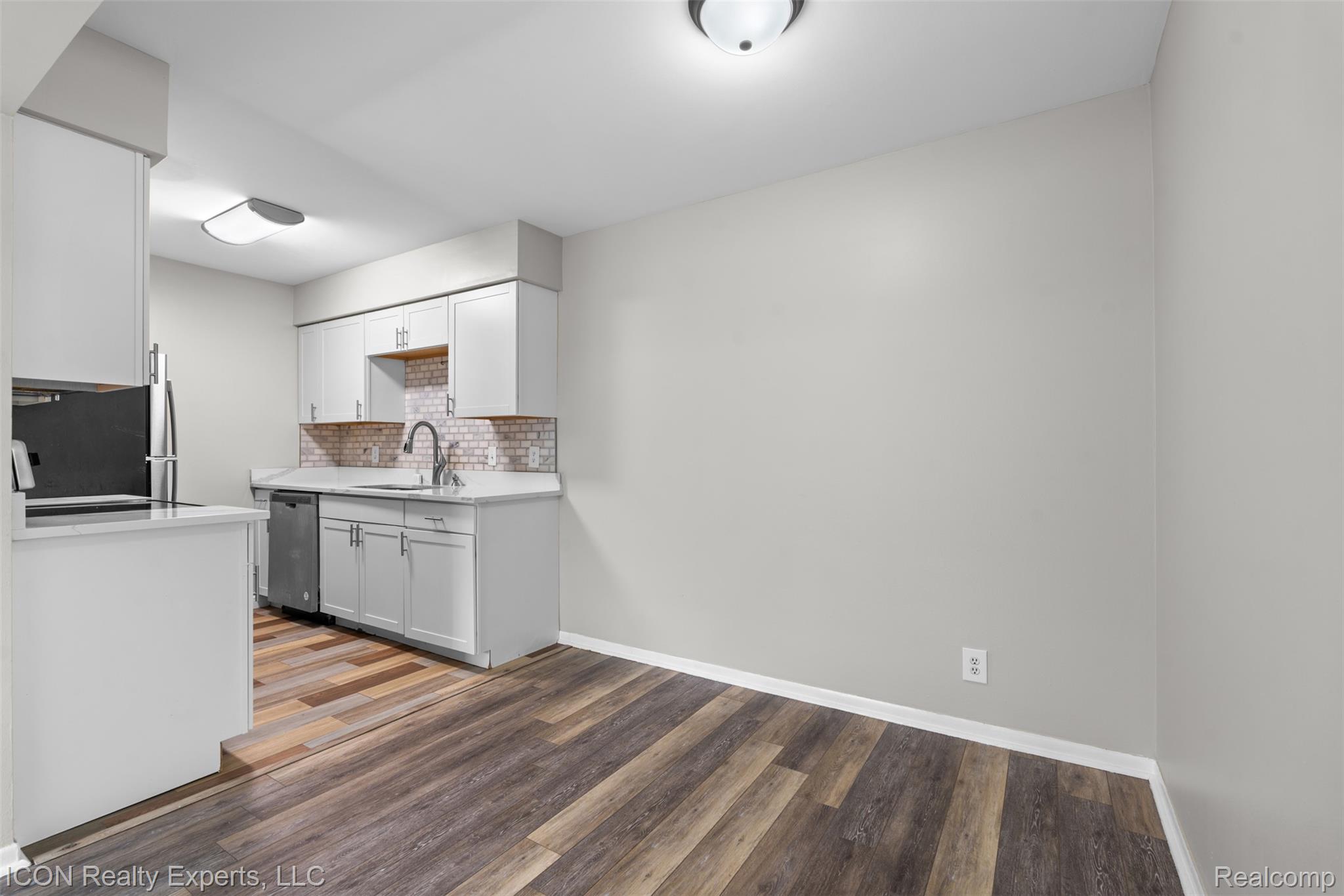 5975 Burroughs Avenue Property Photo 9