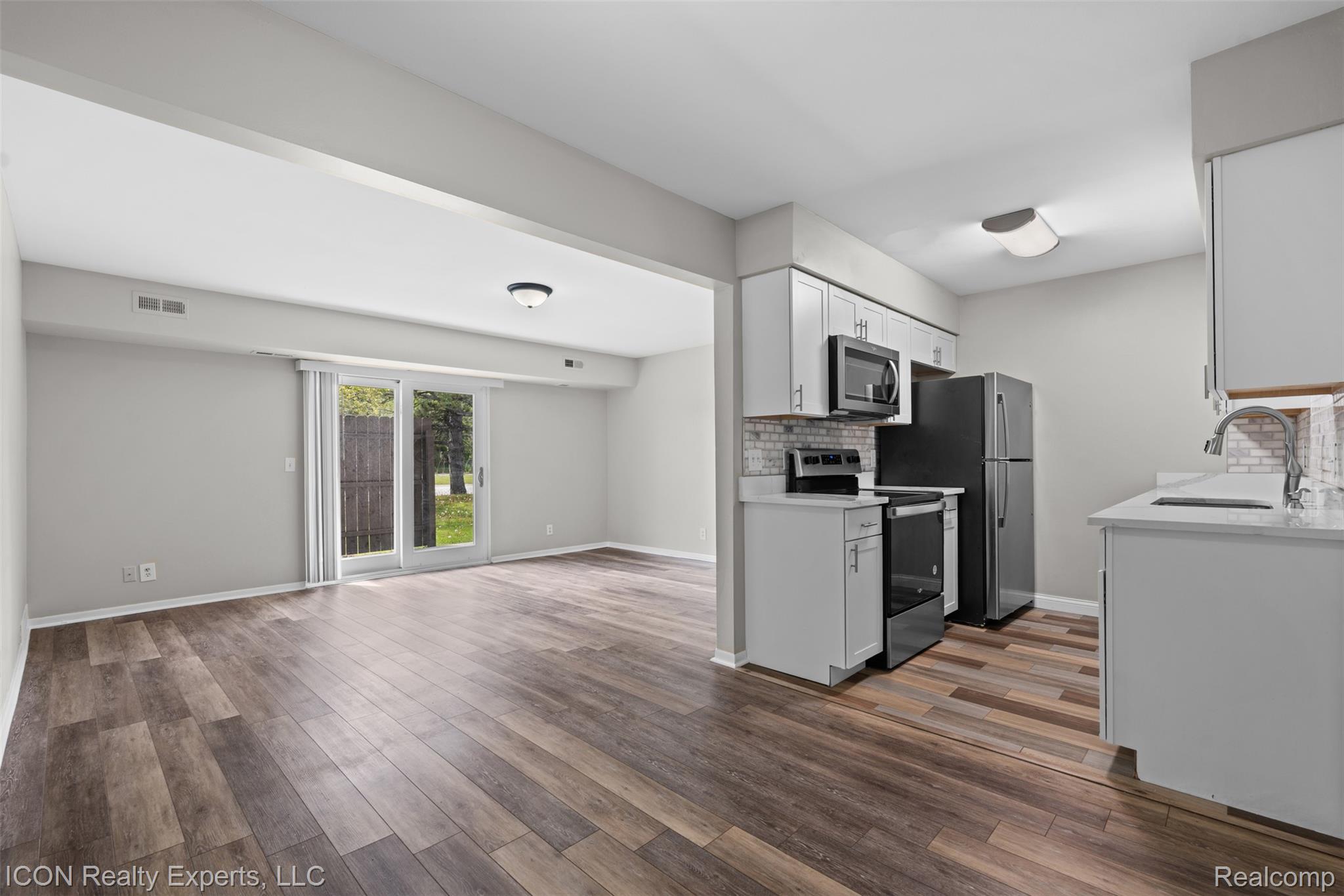 5975 Burroughs Avenue Property Photo 10