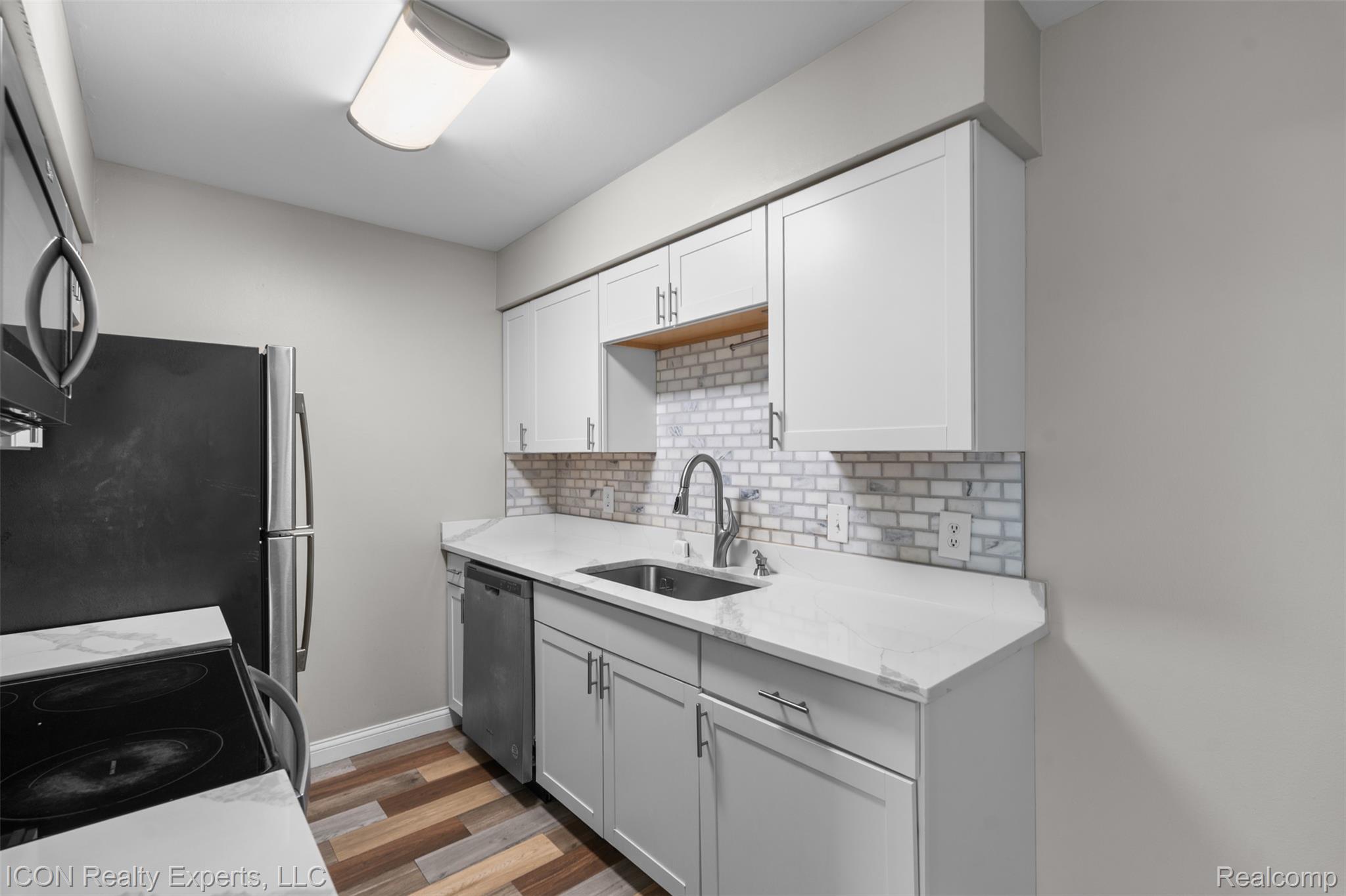 5975 Burroughs Avenue Property Photo 12