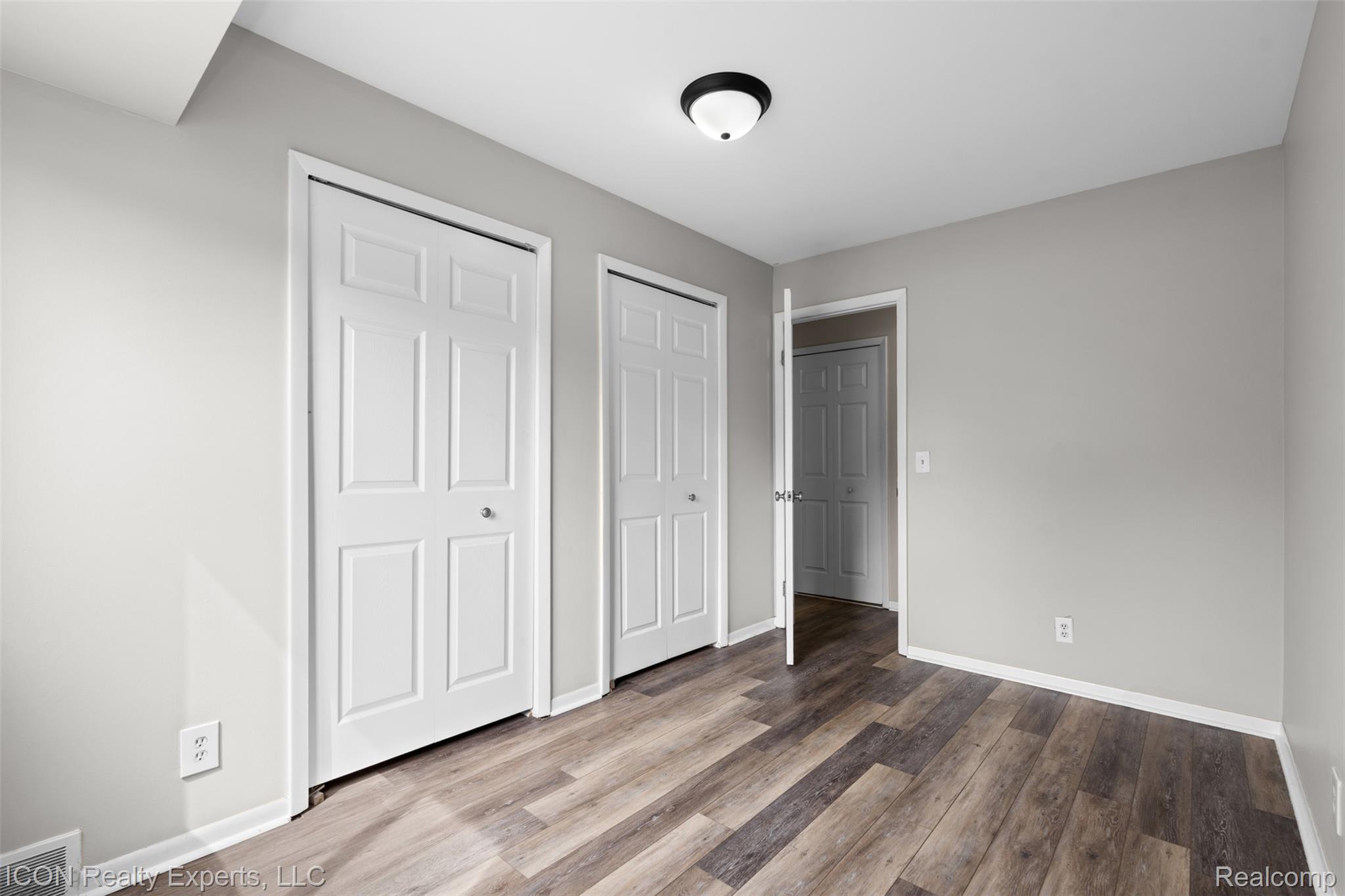 5975 Burroughs Avenue Property Photo 15