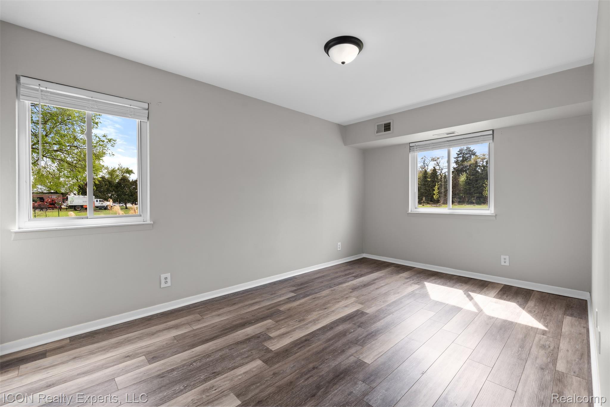 5975 Burroughs Avenue Property Photo 17
