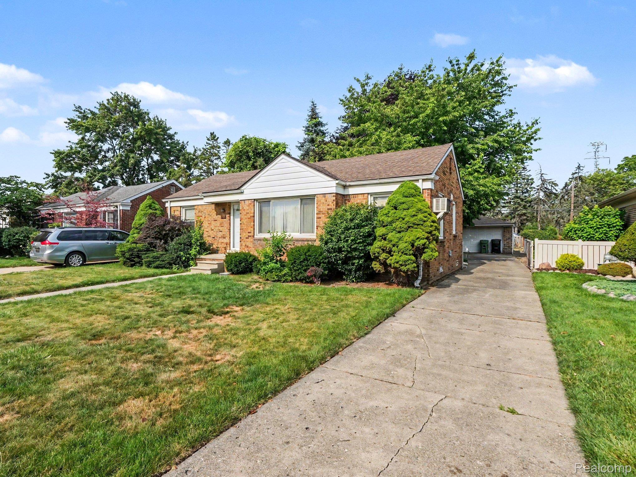 6350 Robinson Avenue Property Photo 1